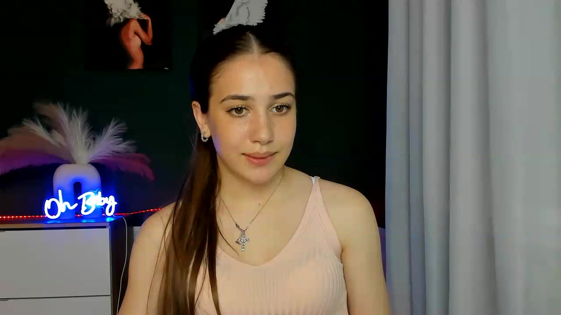 Gallery image thumbnail from AlexaPirs's myfreecams stream on, 05/25/2026, 16:41 image 12 of 20