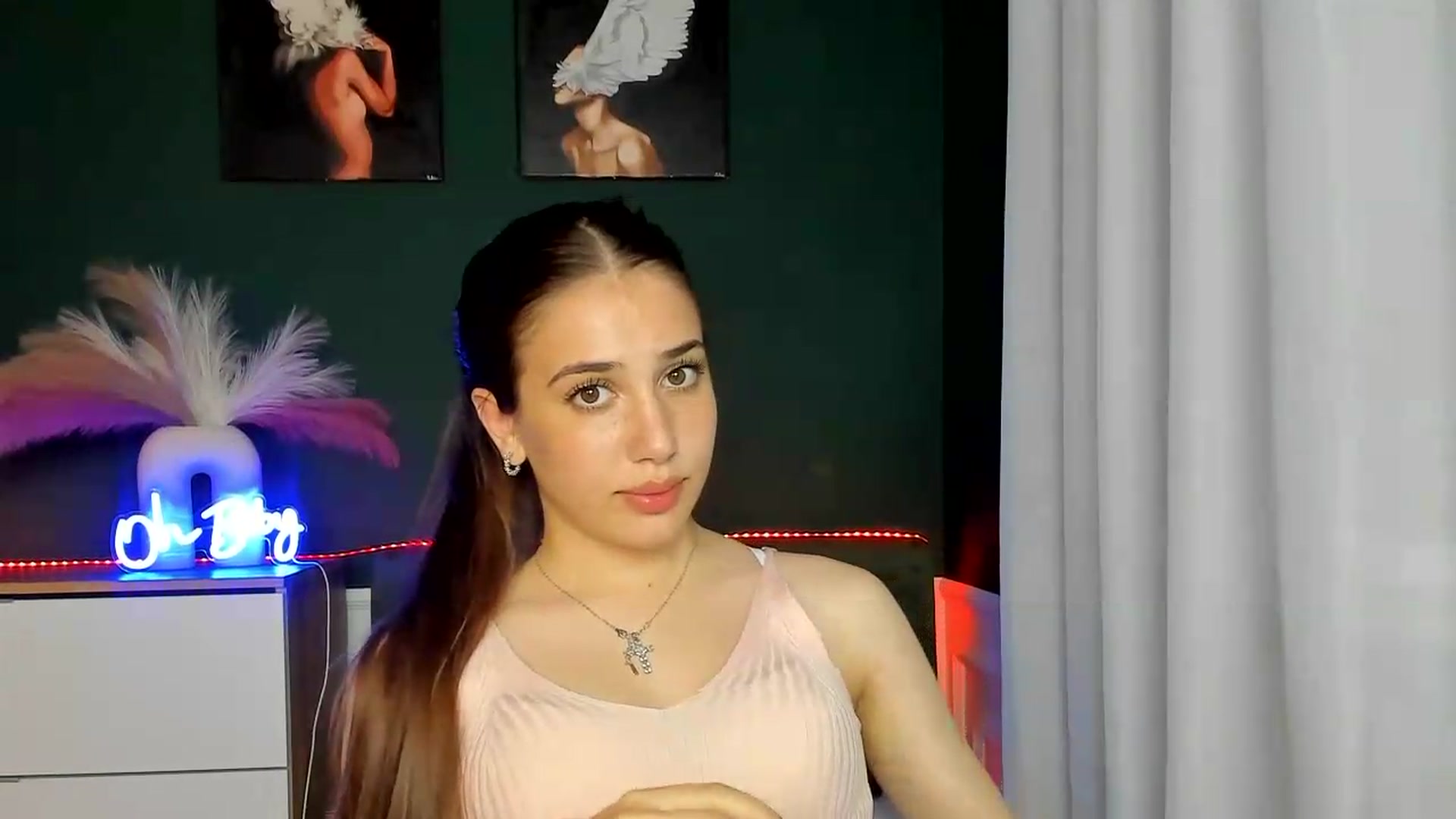 Gallery image thumbnail from AlexaPirs's myfreecams stream on, 05/25/2026, 16:41 image 2 of 20