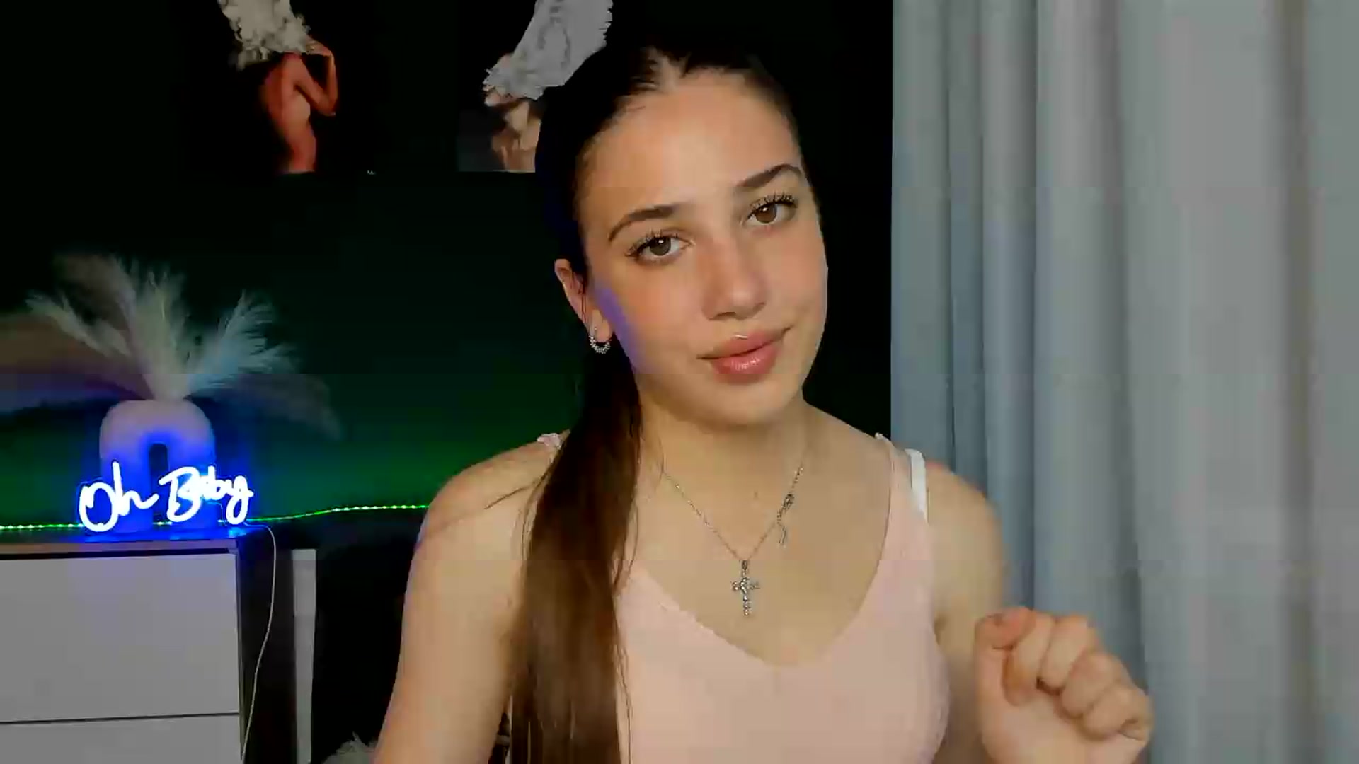 Gallery image thumbnail from AlexaPirs's myfreecams stream on, 05/27/2026, 13:41 image 1 of 20