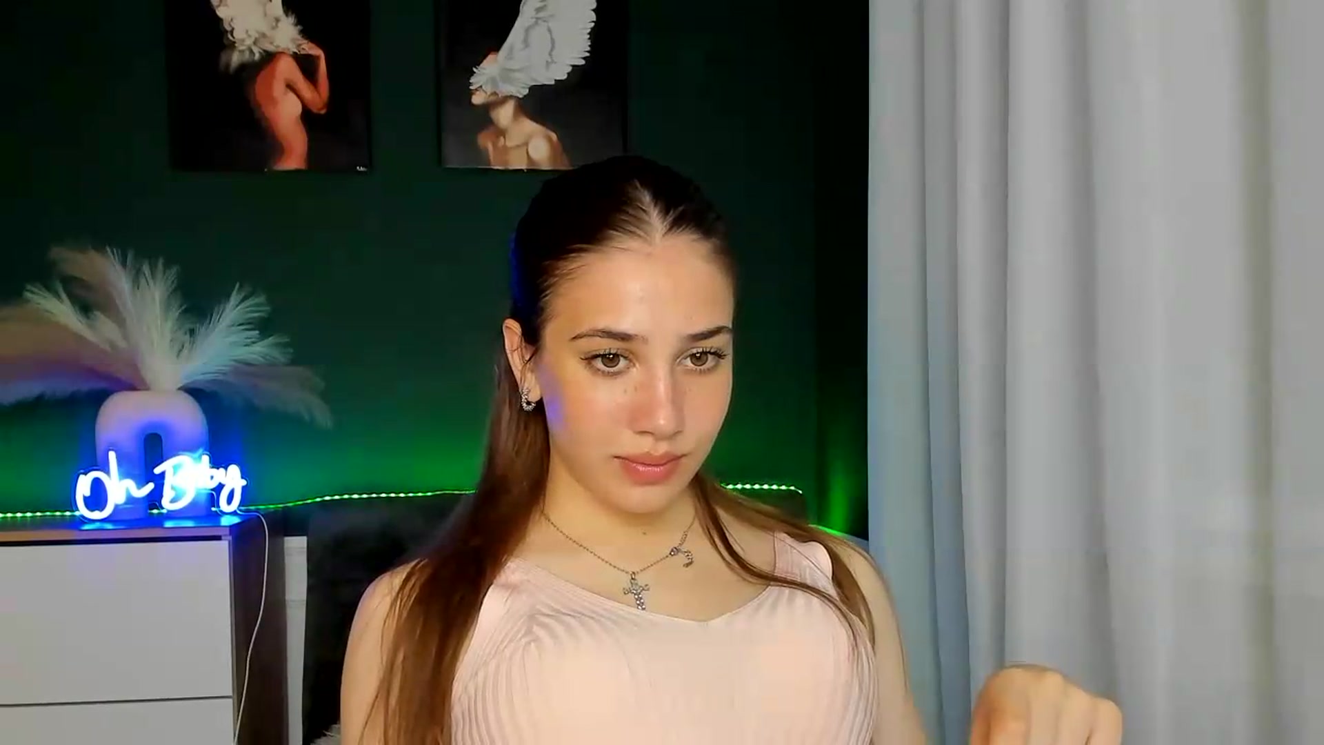 Gallery image thumbnail from AlexaPirs's myfreecams stream on, 05/27/2026, 13:41 image 19 of 20