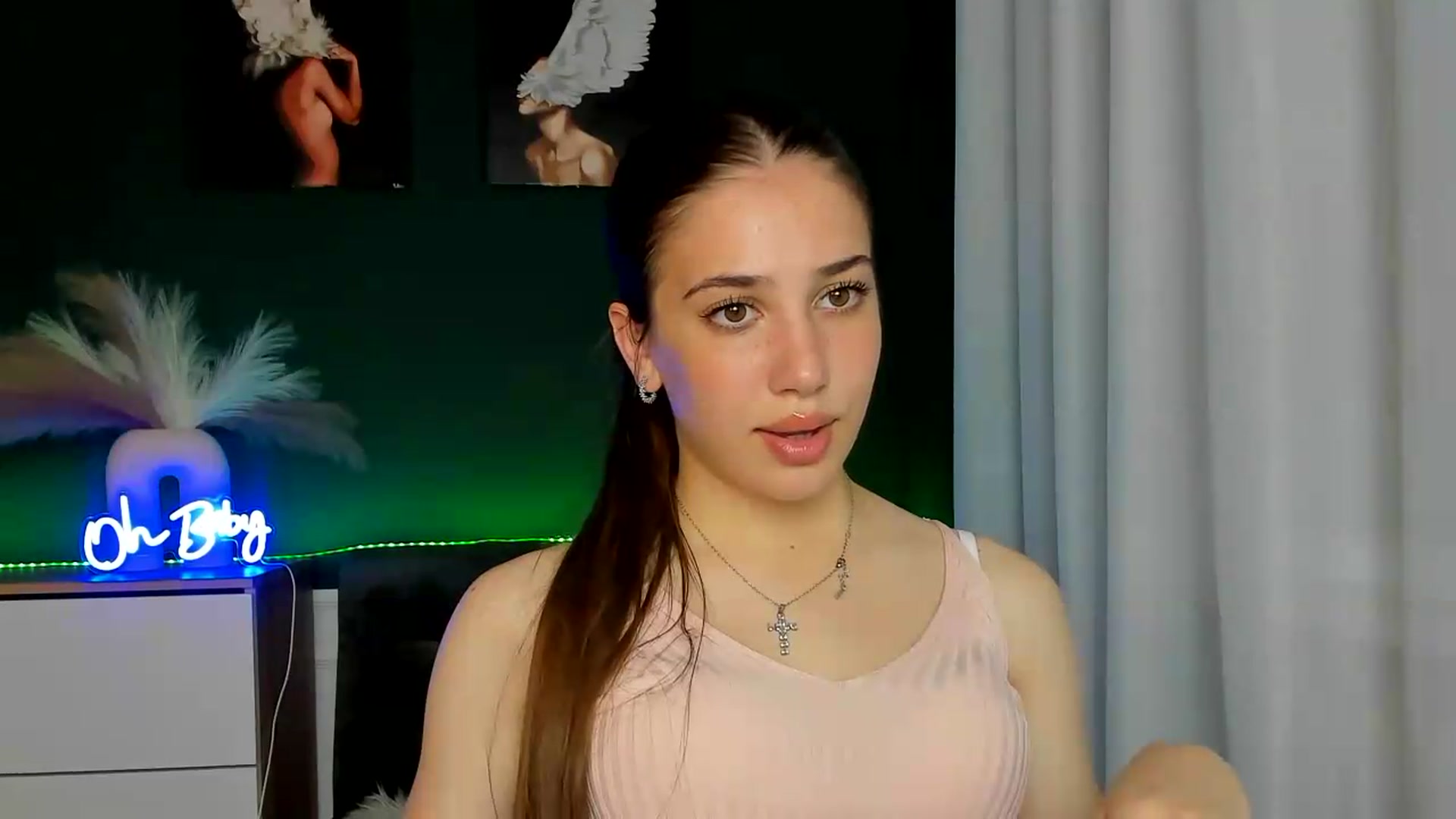 Gallery image thumbnail from AlexaPirs's myfreecams stream on, 05/27/2026, 13:41 image 4 of 20