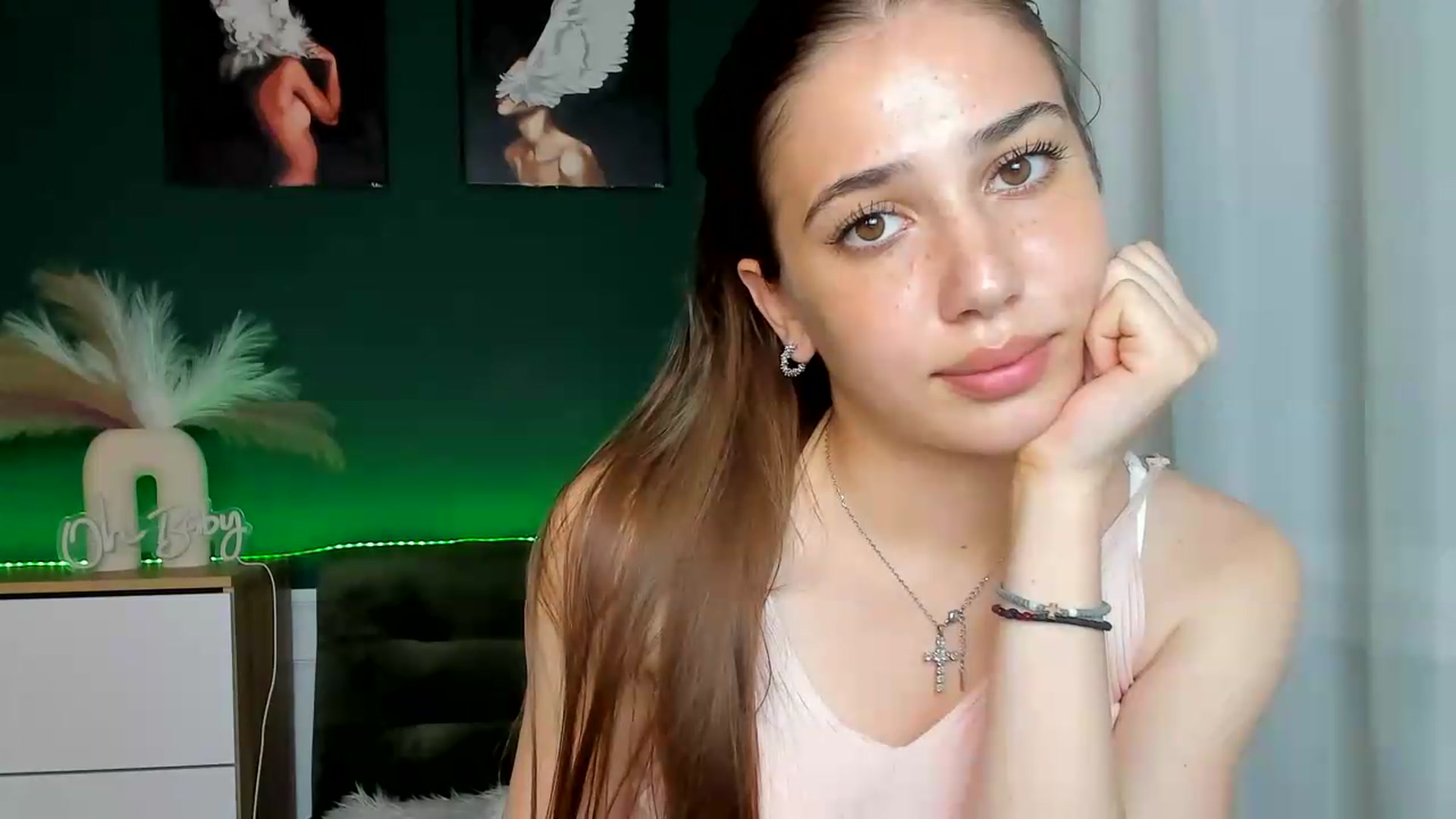 Gallery image thumbnail from AlexaPirs's myfreecams stream on, 05/27/2026, 16:56 image 19 of 20
