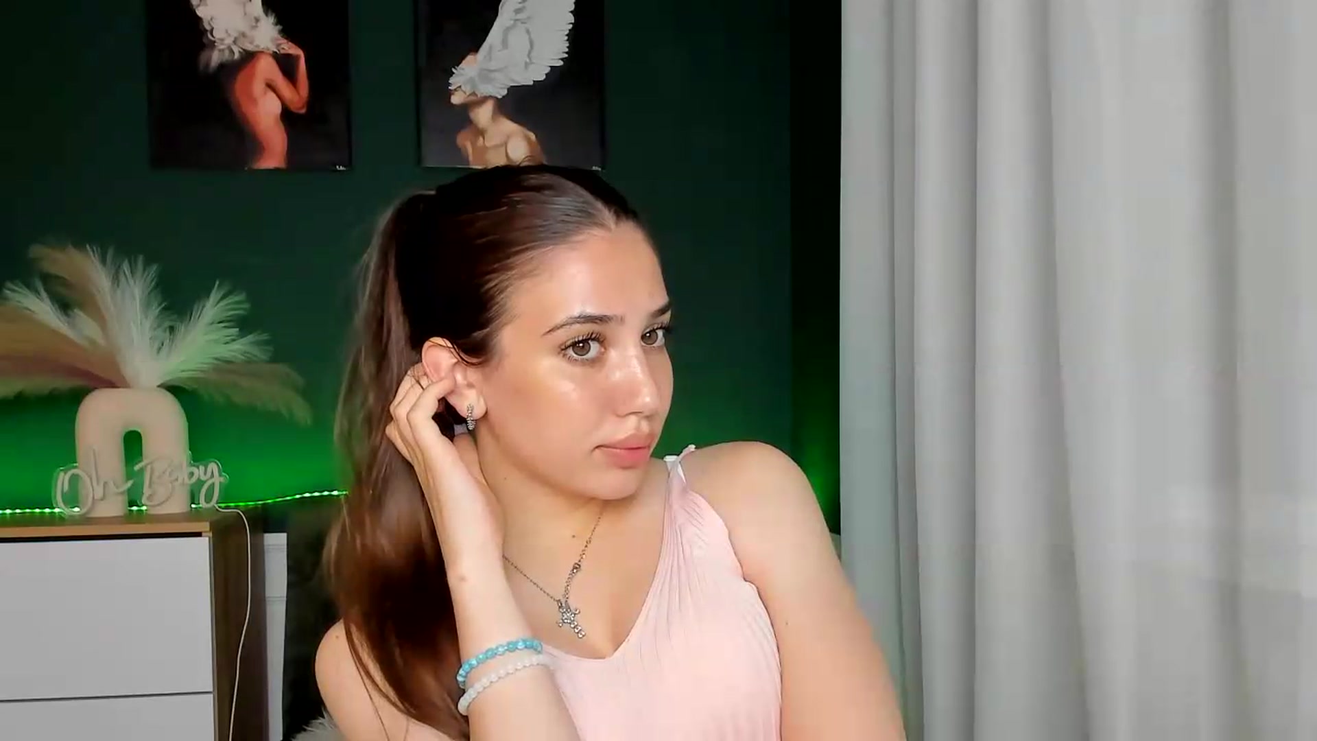 Gallery image thumbnail from AlexaPirs's myfreecams stream on, 05/27/2026, 16:56 image 15 of 20