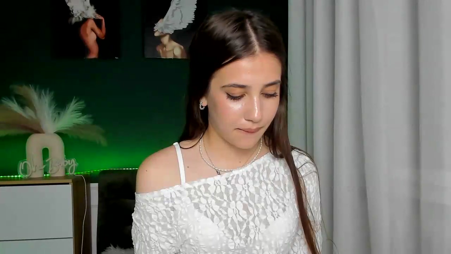 Gallery image thumbnail from AlexaPirs's myfreecams stream on, 05/28/2026, 16:59 image 17 of 20