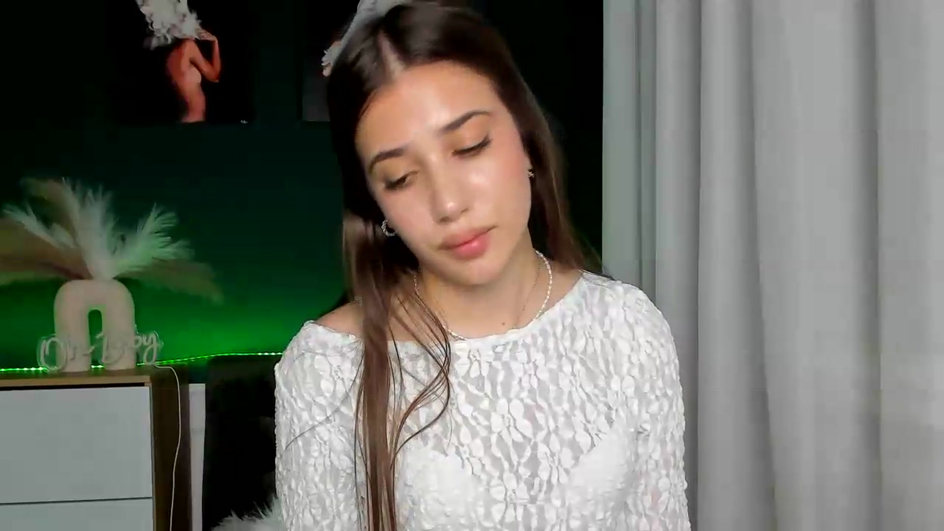 Gallery image thumbnail from AlexaPirs's myfreecams stream on, 05/28/2026, 16:59 image 14 of 20