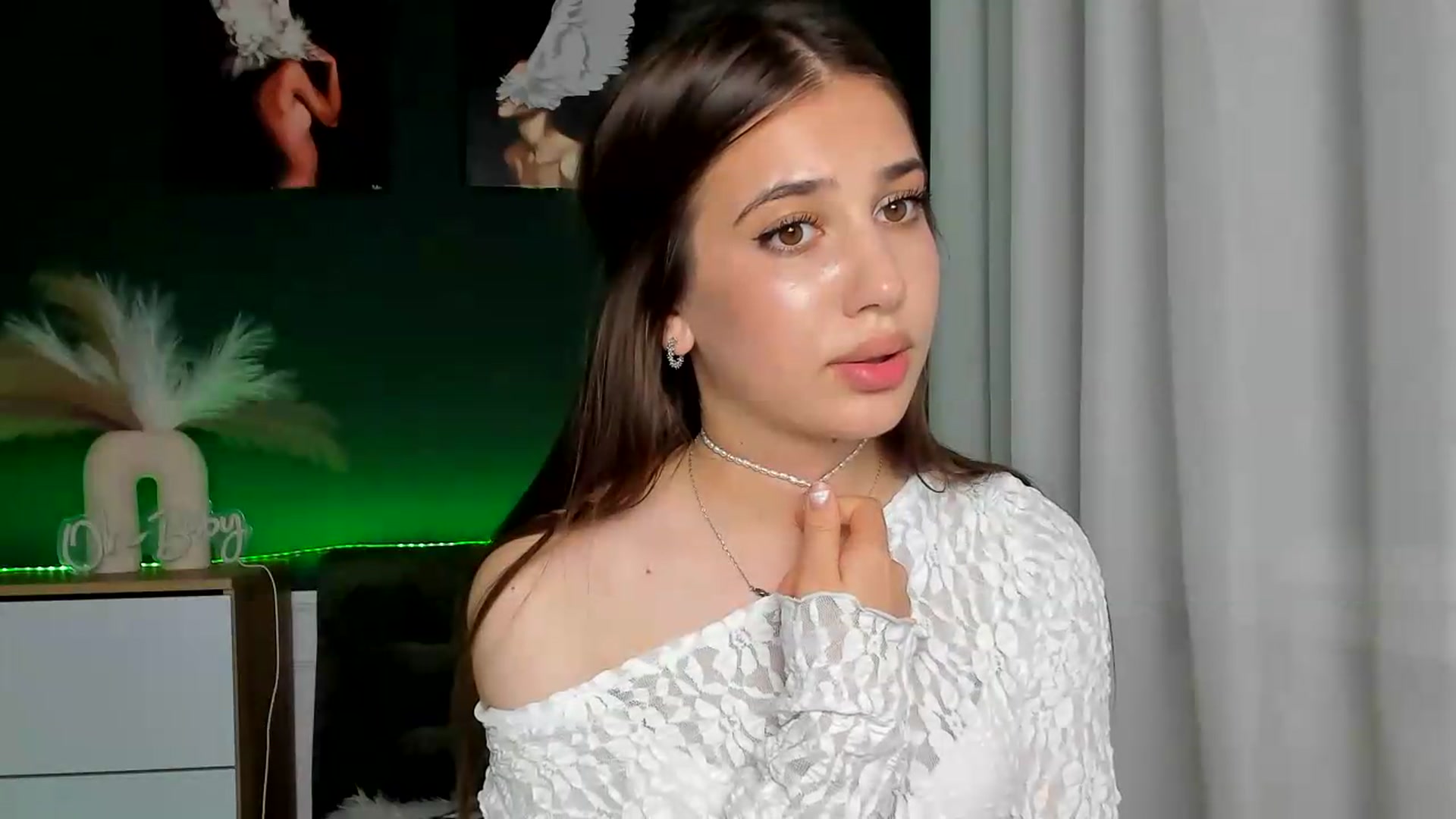 Gallery image thumbnail from AlexaPirs's myfreecams stream on, 05/28/2026, 16:59 image 9 of 20