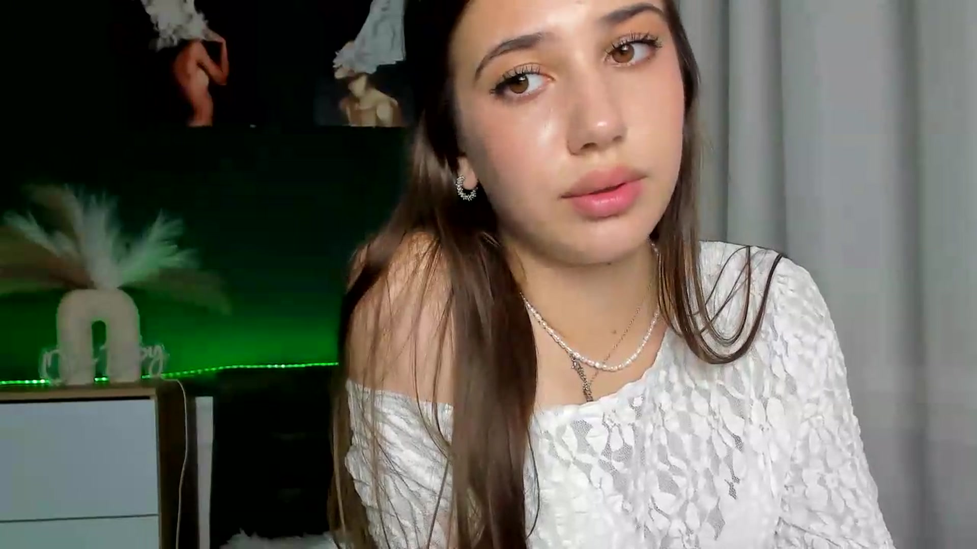 Gallery image thumbnail from AlexaPirs's myfreecams stream on, 05/28/2026, 16:59 image 7 of 20