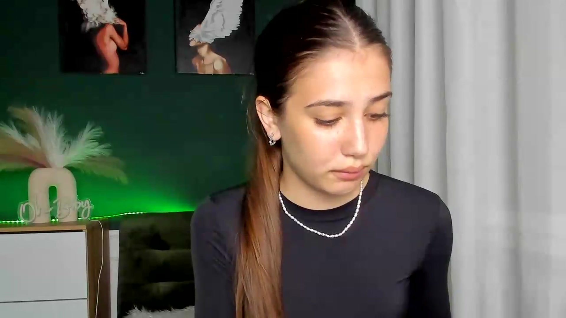 Gallery image thumbnail from AlexaPirs's myfreecams stream on, 05/29/2026, 17:01 image 8 of 20