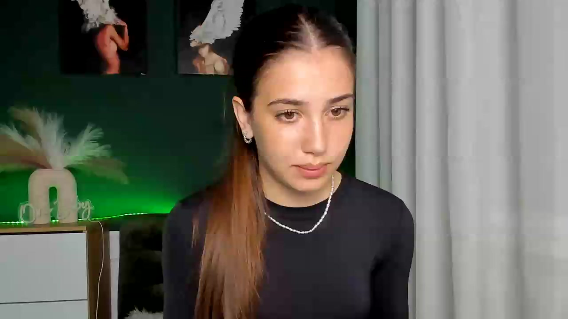 Gallery image thumbnail from AlexaPirs's myfreecams stream on, 05/29/2026, 17:01 image 1 of 20