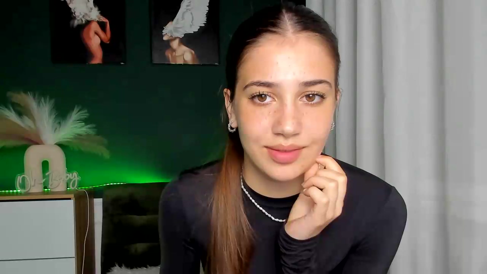 Gallery image thumbnail from AlexaPirs's myfreecams stream on, 05/29/2026, 17:01 image 12 of 20