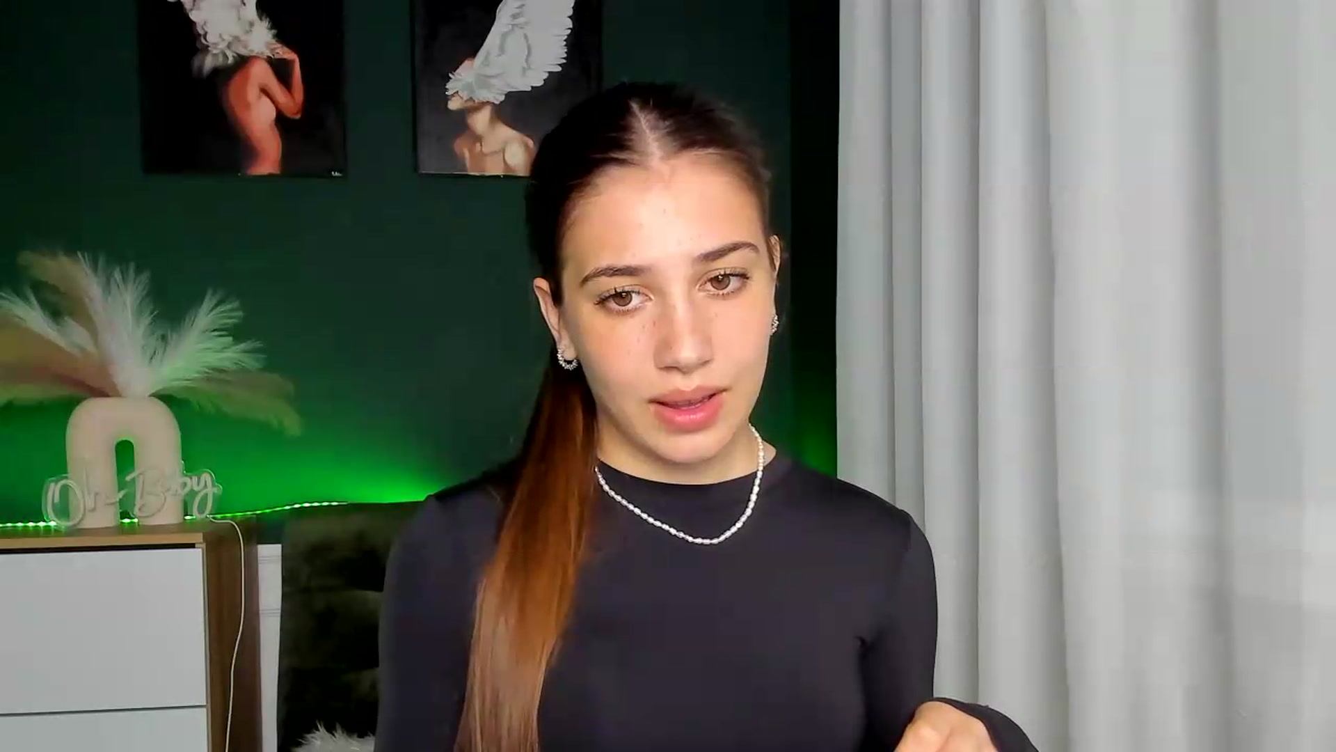 Gallery image thumbnail from AlexaPirs's myfreecams stream on, 05/29/2026, 17:01 image 3 of 20