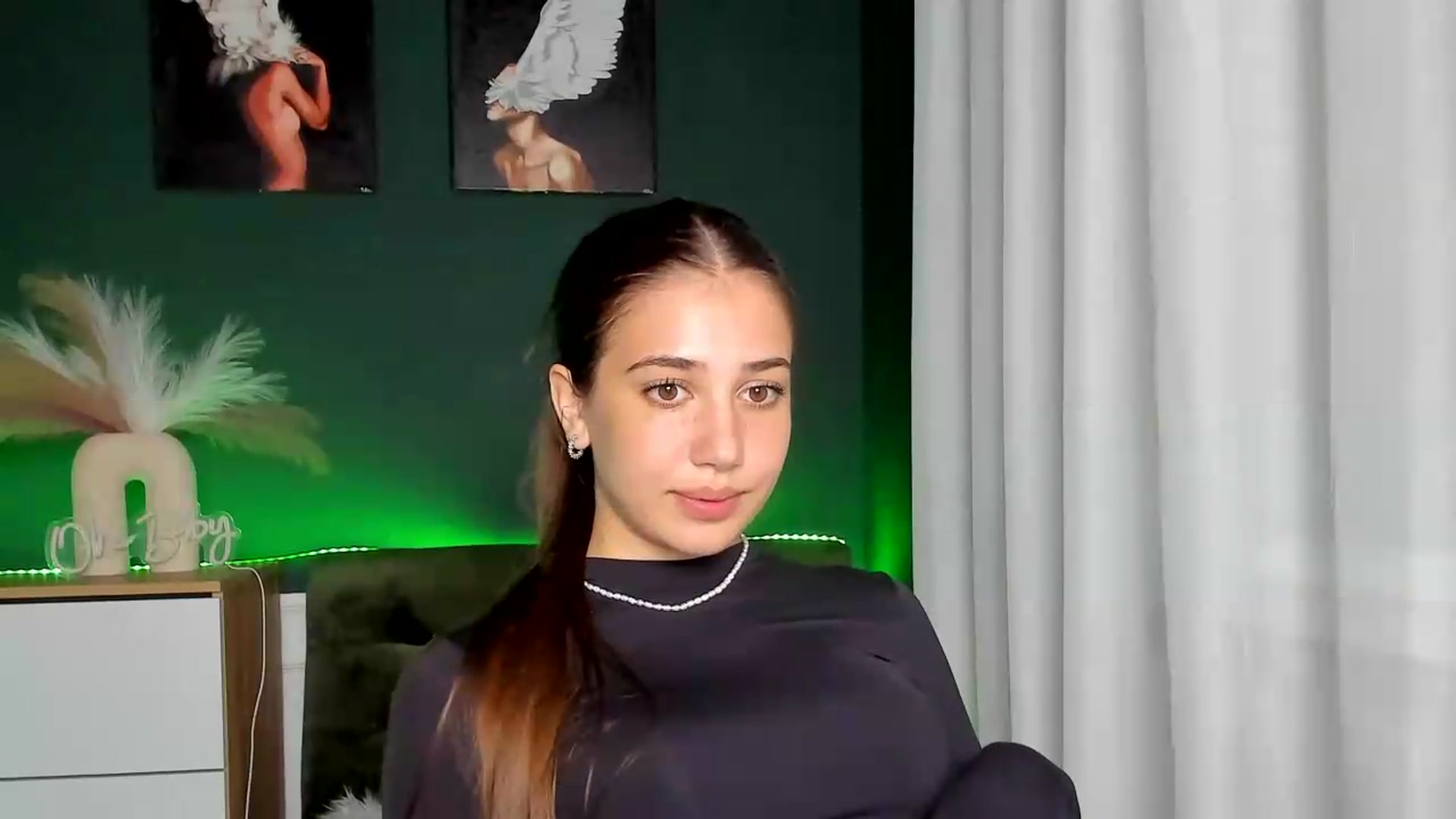 Gallery image thumbnail from AlexaPirs's myfreecams stream on, 05/29/2026, 17:01 image 19 of 20