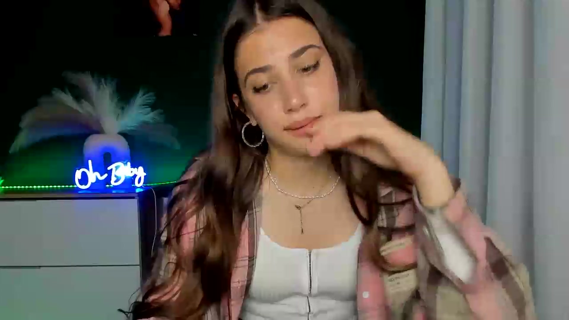 Gallery image thumbnail from AlexaPirs's myfreecams stream on, 06/01/2026, 13:49 image 12 of 20