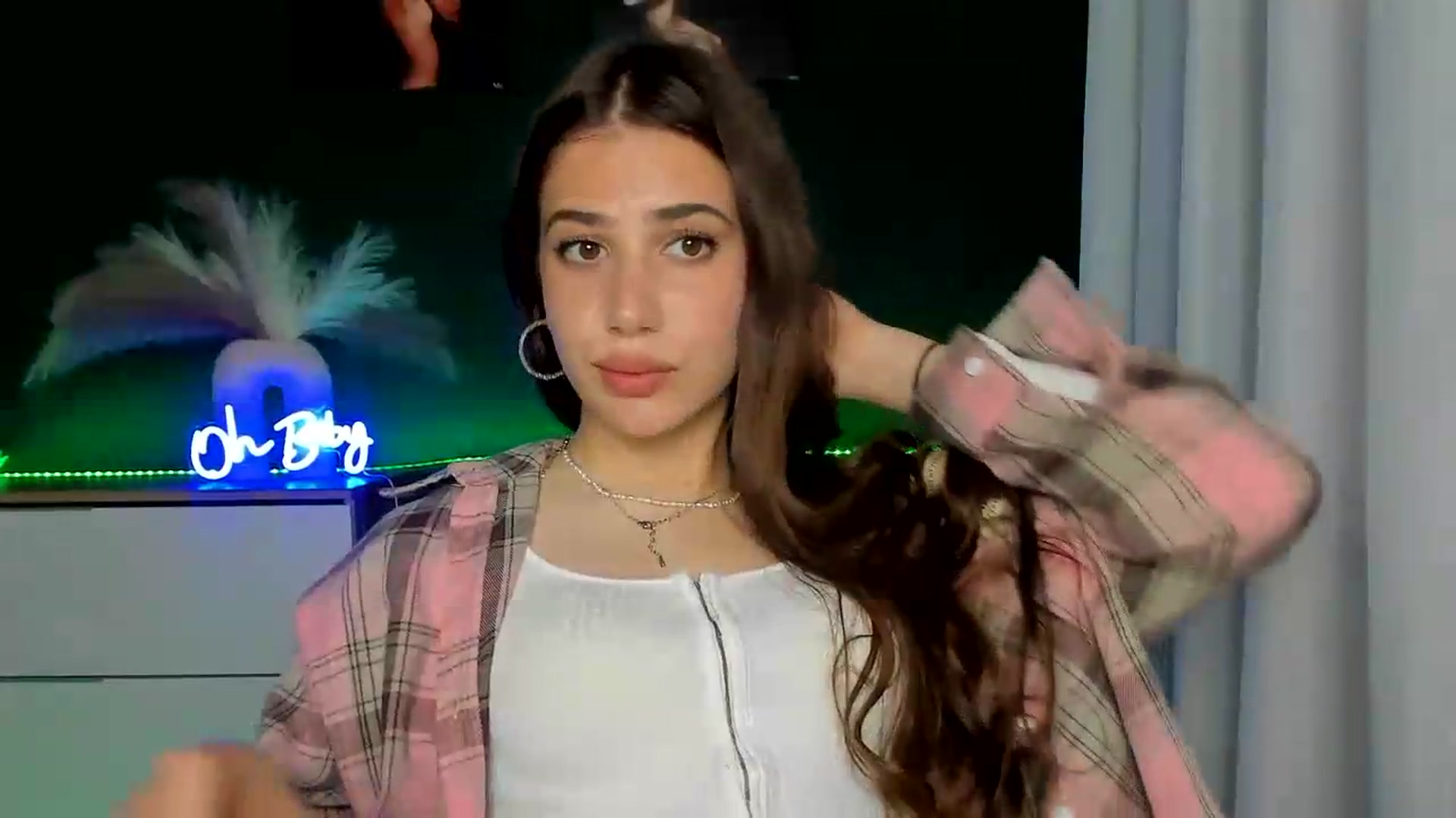 Gallery image thumbnail from AlexaPirs's myfreecams stream on, 06/01/2026, 13:49 image 14 of 20