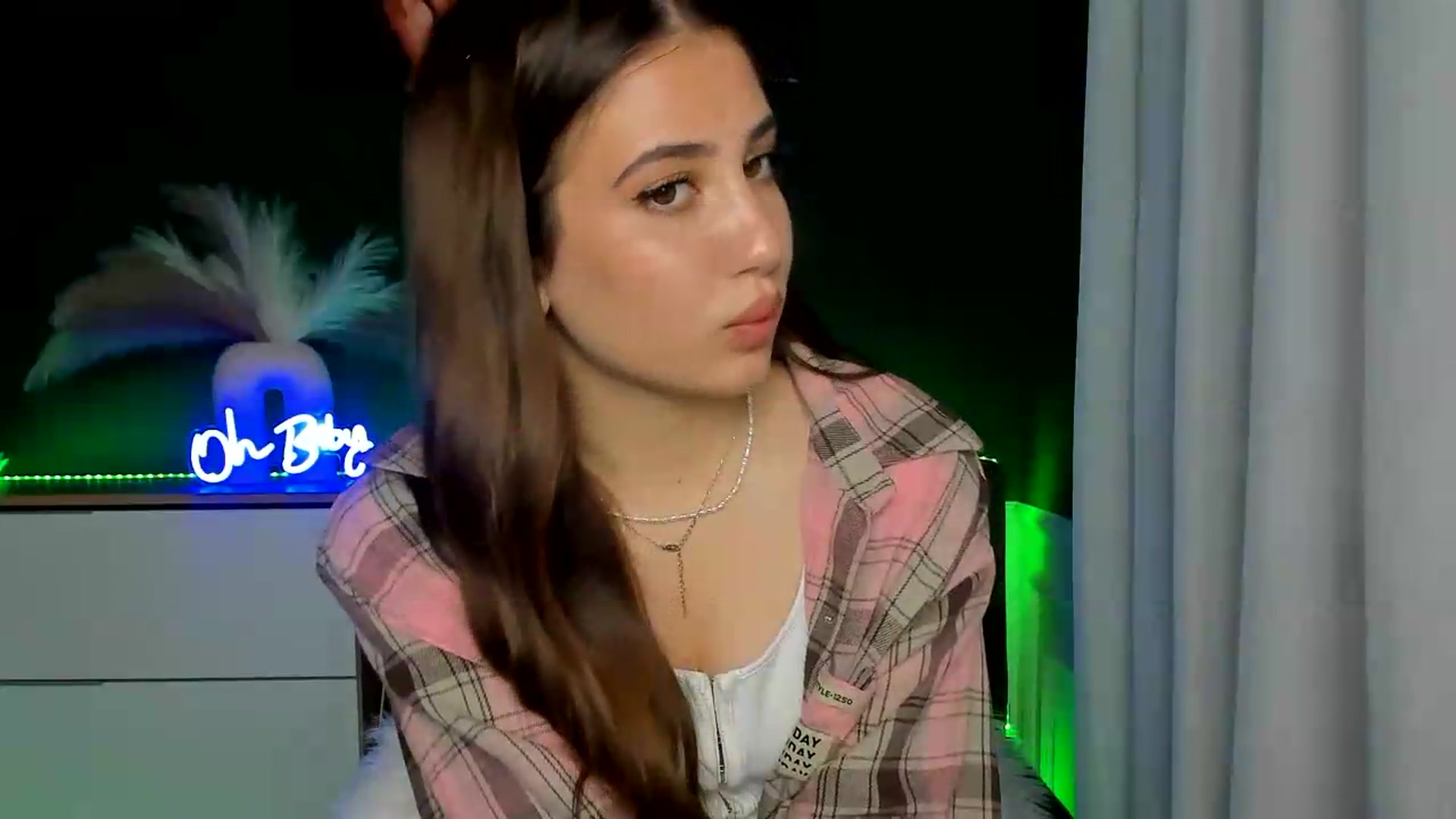 Gallery image thumbnail from AlexaPirs's myfreecams stream on, 06/01/2026, 13:49 image 7 of 20