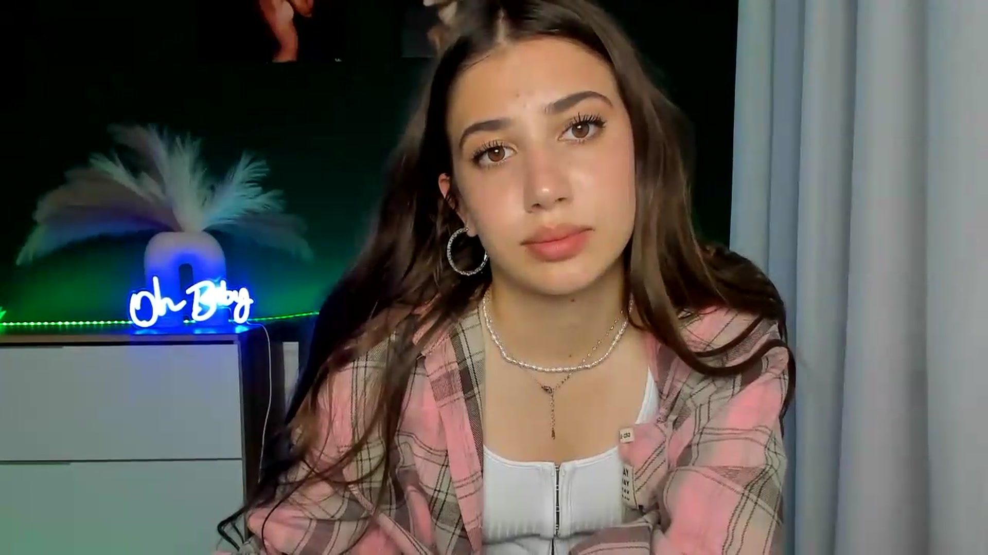 Gallery image thumbnail from AlexaPirs's myfreecams stream on, 06/01/2026, 13:49 image 11 of 20