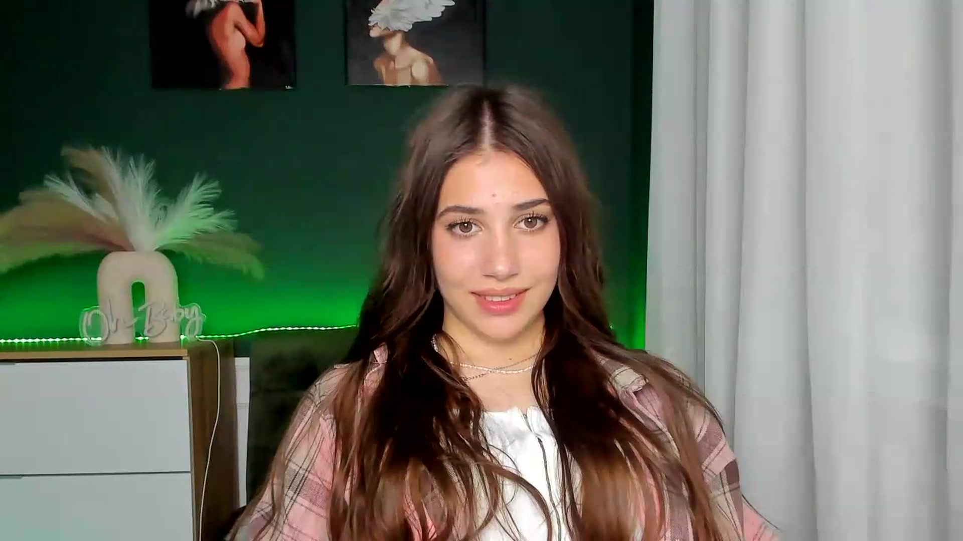 Gallery image thumbnail from AlexaPirs's myfreecams stream on, 06/01/2026, 16:36 image 3 of 20