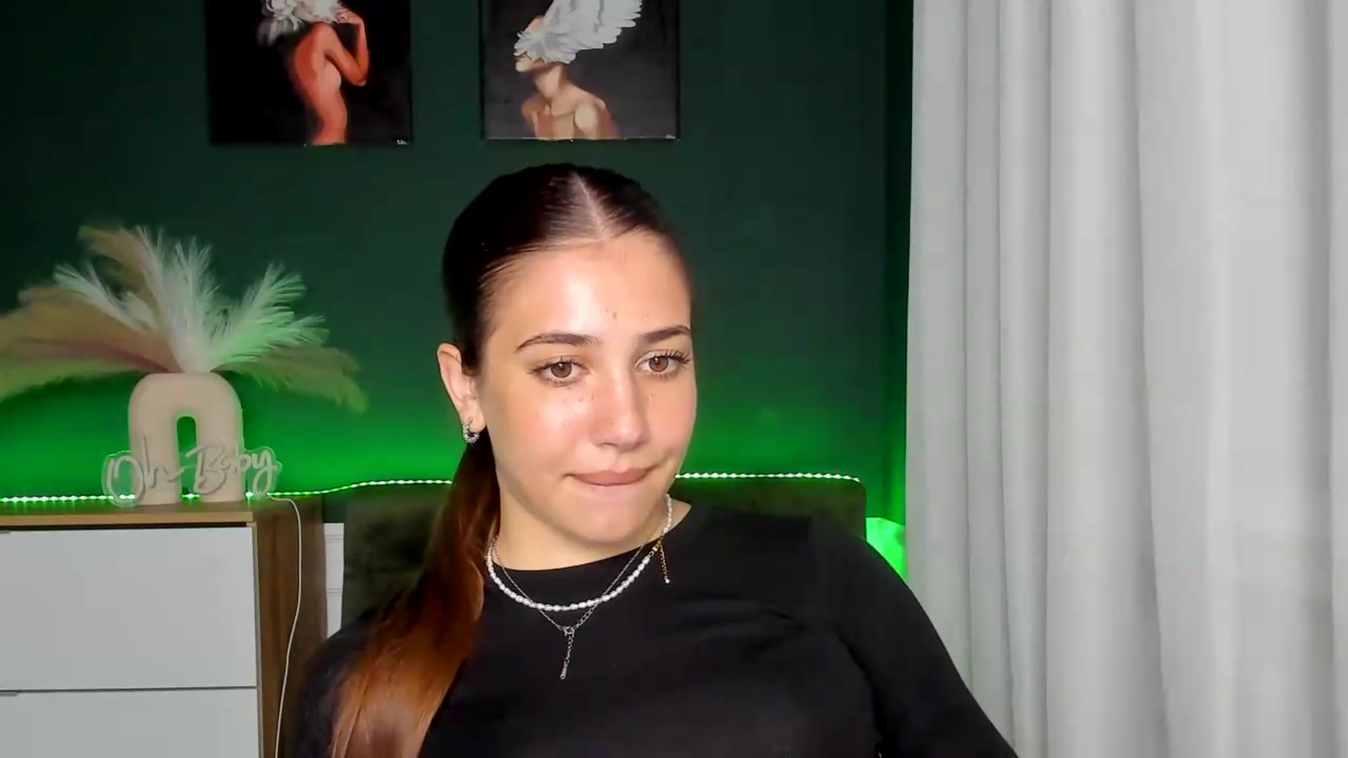 Gallery image thumbnail from AlexaPirs's myfreecams stream on, 06/02/2026, 14:12 image 19 of 20