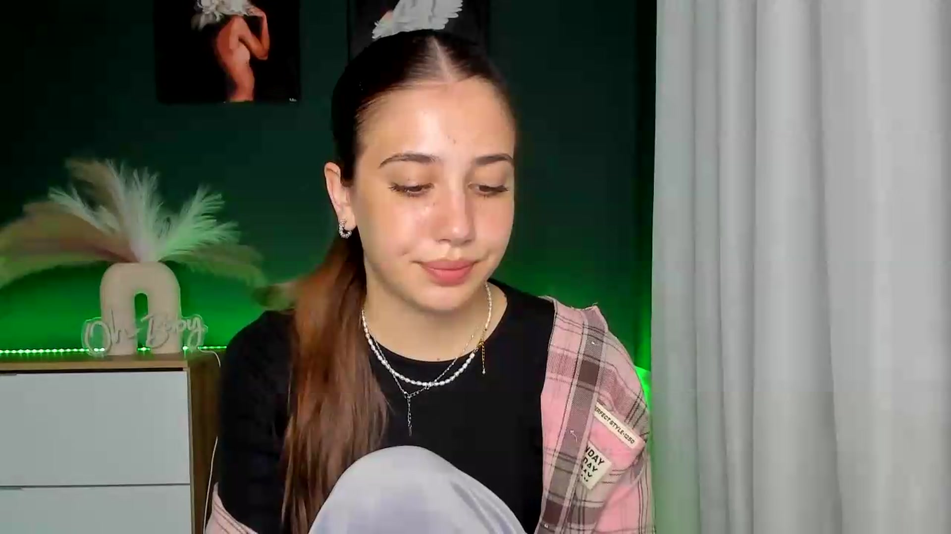 Gallery image thumbnail from AlexaPirs's myfreecams stream on, 06/02/2026, 14:12 image 6 of 20