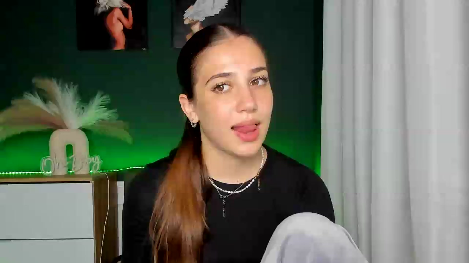 Gallery image thumbnail from AlexaPirs's myfreecams stream on, 06/02/2026, 14:12 image 12 of 20
