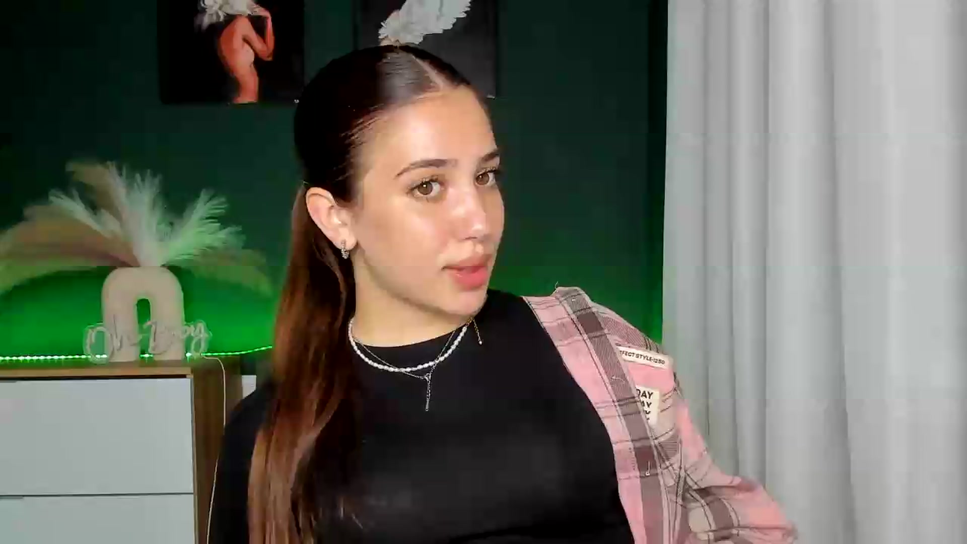 Gallery image thumbnail from AlexaPirs's myfreecams stream on, 06/02/2026, 14:12 image 1 of 20
