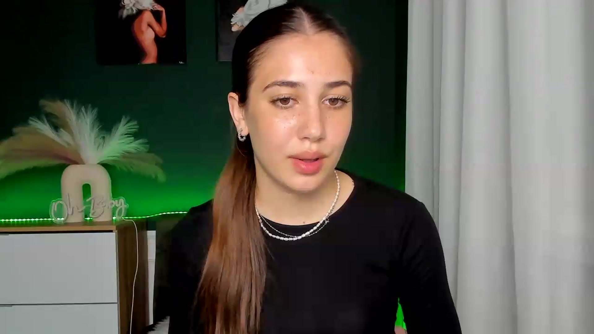 Gallery image thumbnail from AlexaPirs's myfreecams stream on, 06/02/2026, 15:35 image 16 of 20