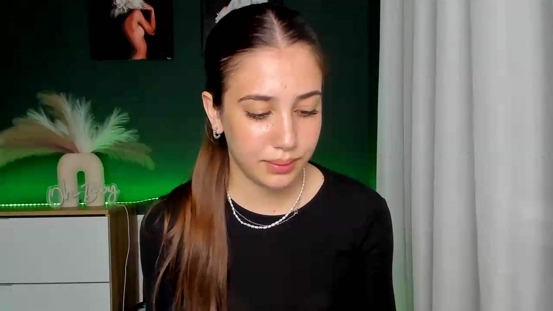 Gallery image thumbnail from AlexaPirs's myfreecams stream on, 06/02/2026, 15:35 image 3 of 20