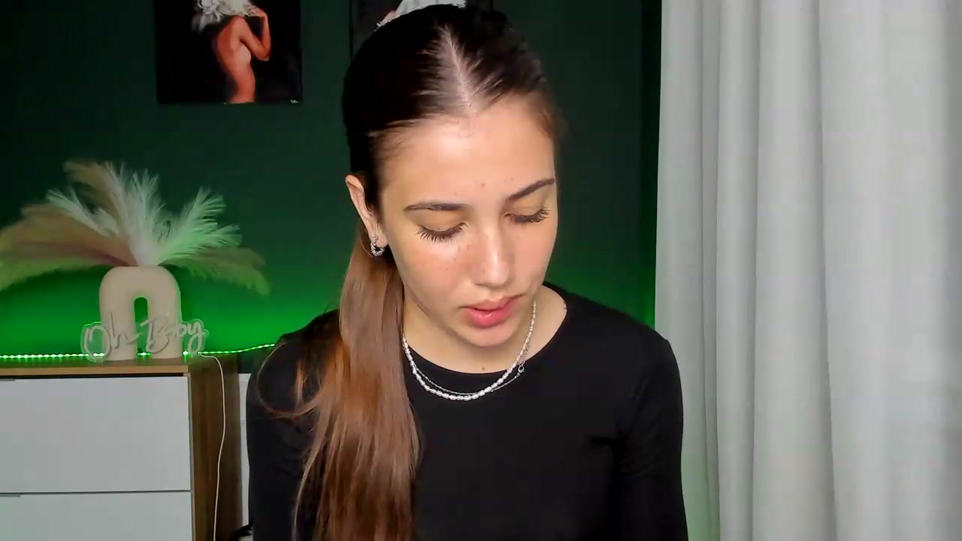 Gallery image thumbnail from AlexaPirs's myfreecams stream on, 06/02/2026, 15:35 image 6 of 20