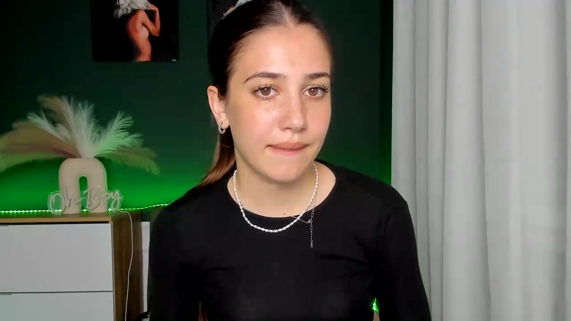 Gallery image thumbnail from AlexaPirs's myfreecams stream on, 06/02/2026, 16:22 image 16 of 20