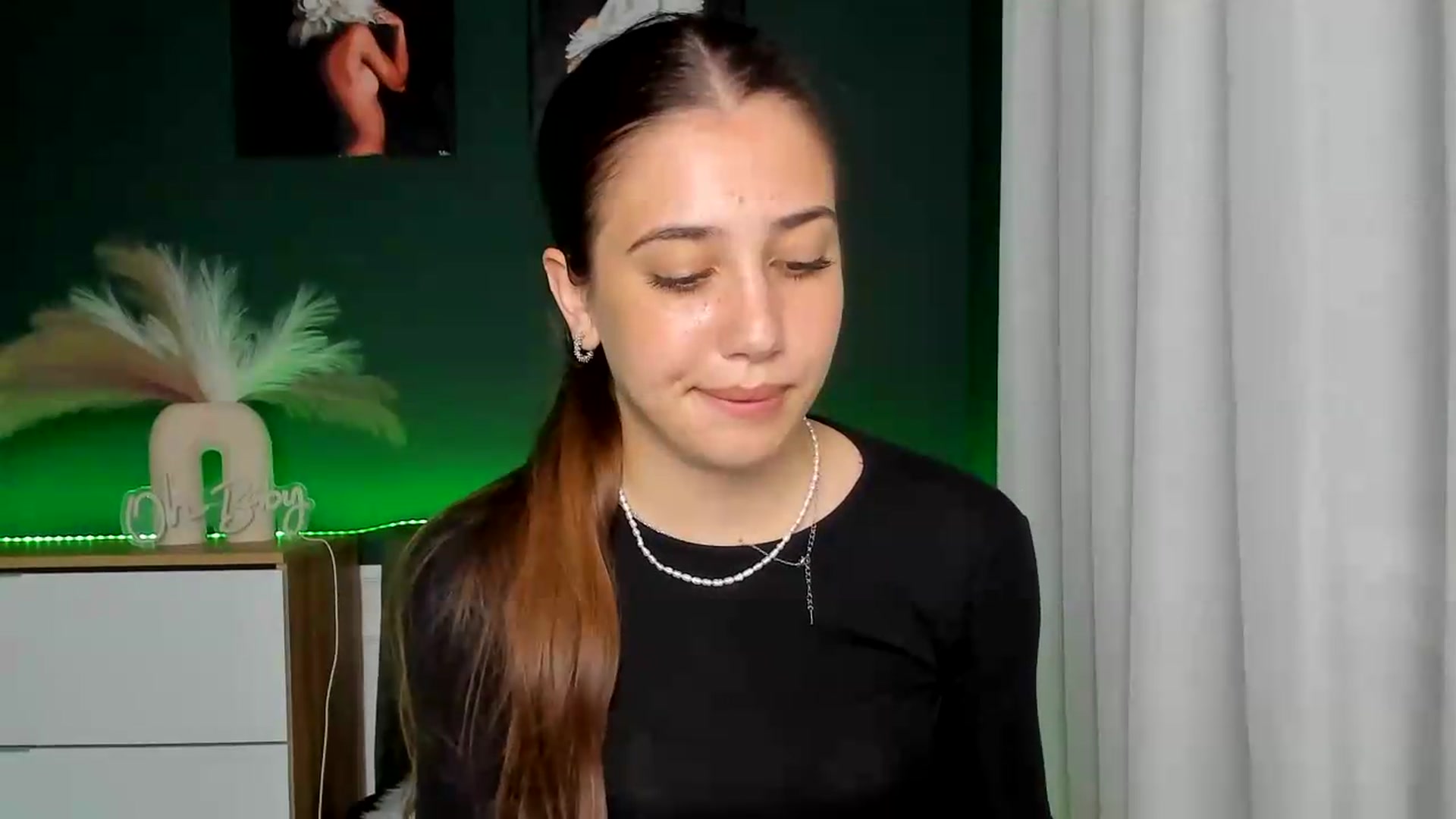 Gallery image thumbnail from AlexaPirs's myfreecams stream on, 06/02/2026, 16:22 image 19 of 20