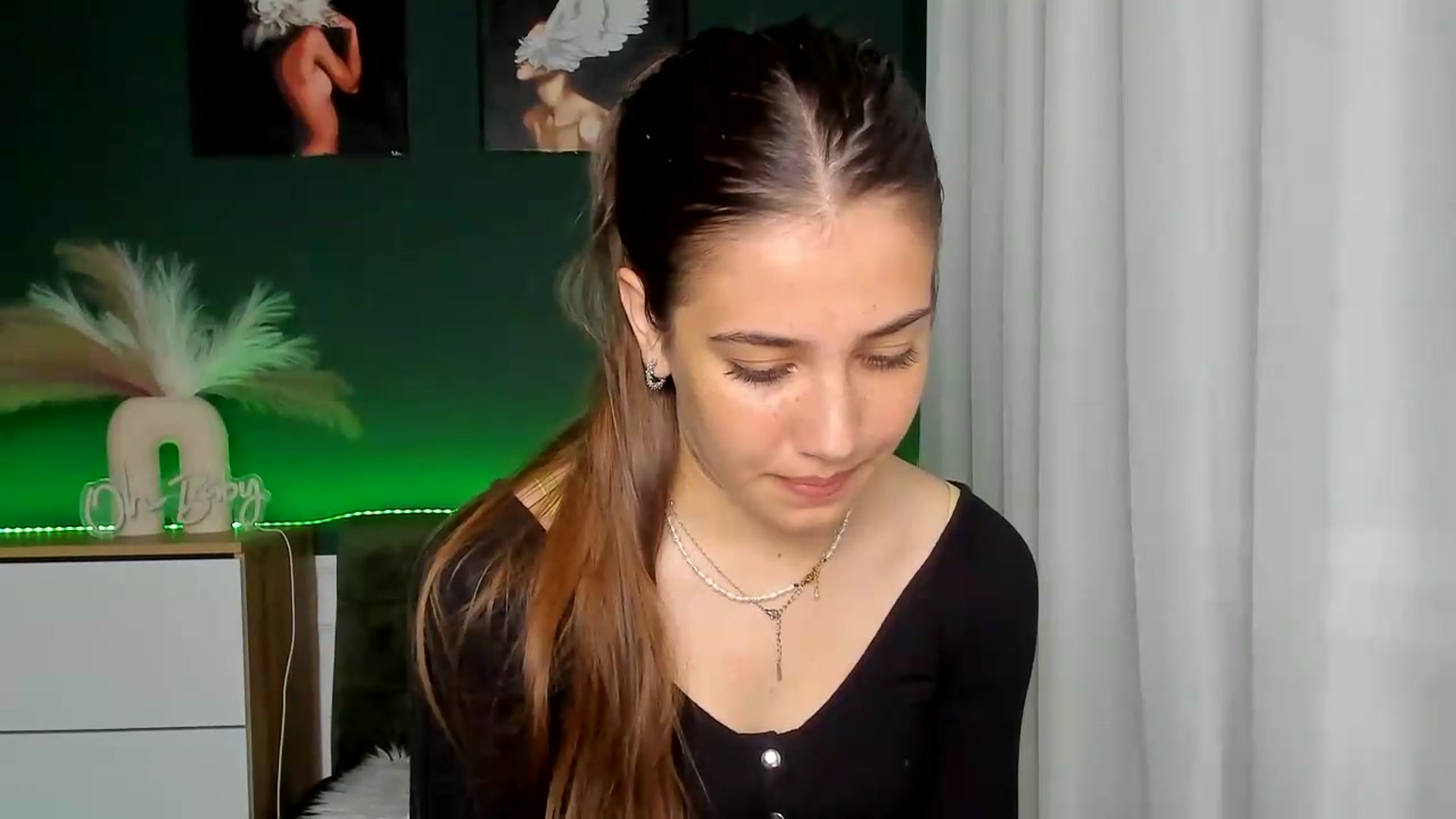 Gallery image thumbnail from AlexaPirs's myfreecams stream on, 06/03/2026, 16:30 image 8 of 20