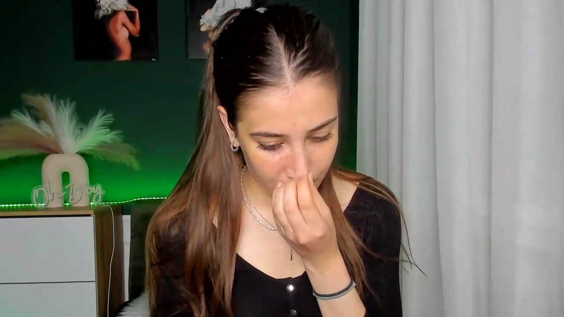 Gallery image thumbnail from AlexaPirs's myfreecams stream on, 06/03/2026, 16:30 image 18 of 20