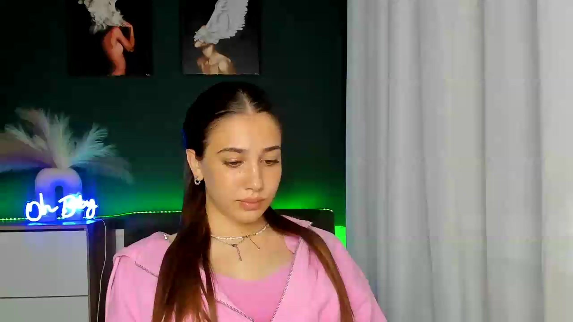 Gallery image thumbnail from AlexaPirs's myfreecams stream on, 06/04/2026, 16:54 image 1 of 20