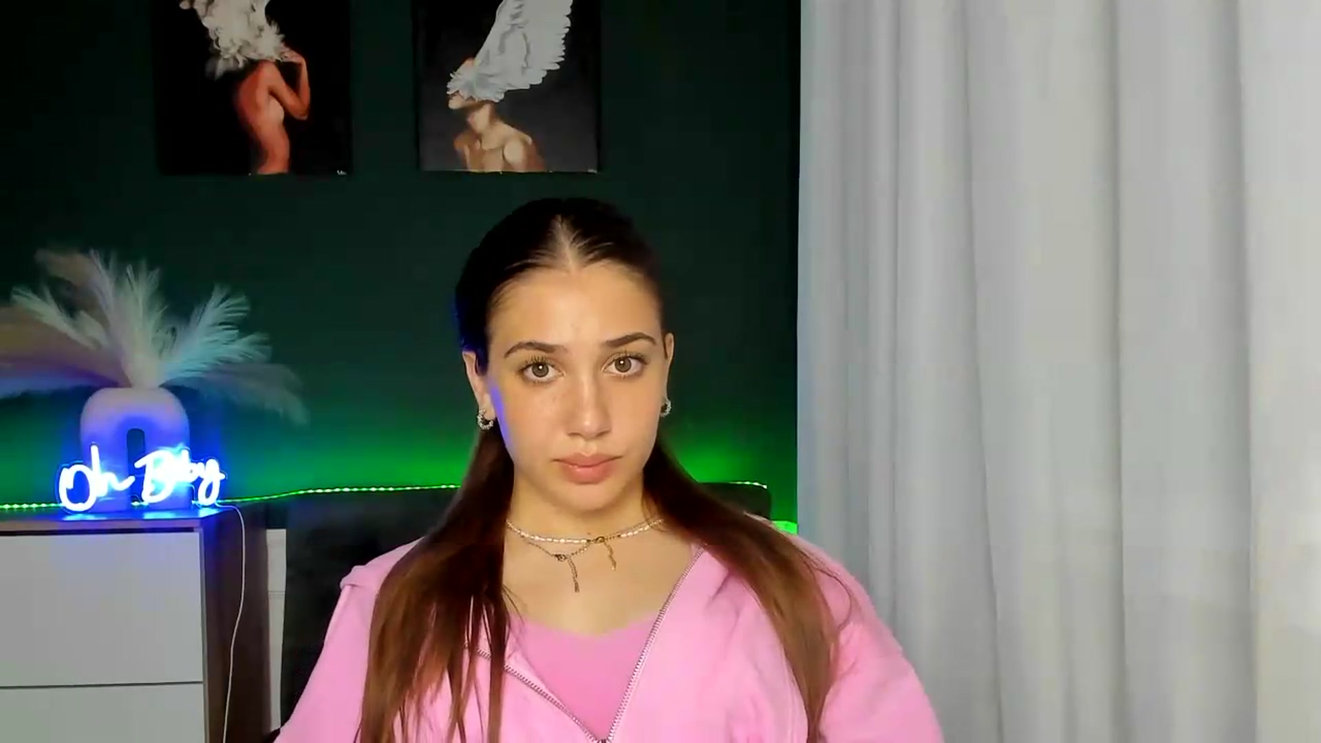 Gallery image thumbnail from AlexaPirs's myfreecams stream on, 06/04/2026, 16:54 image 3 of 20
