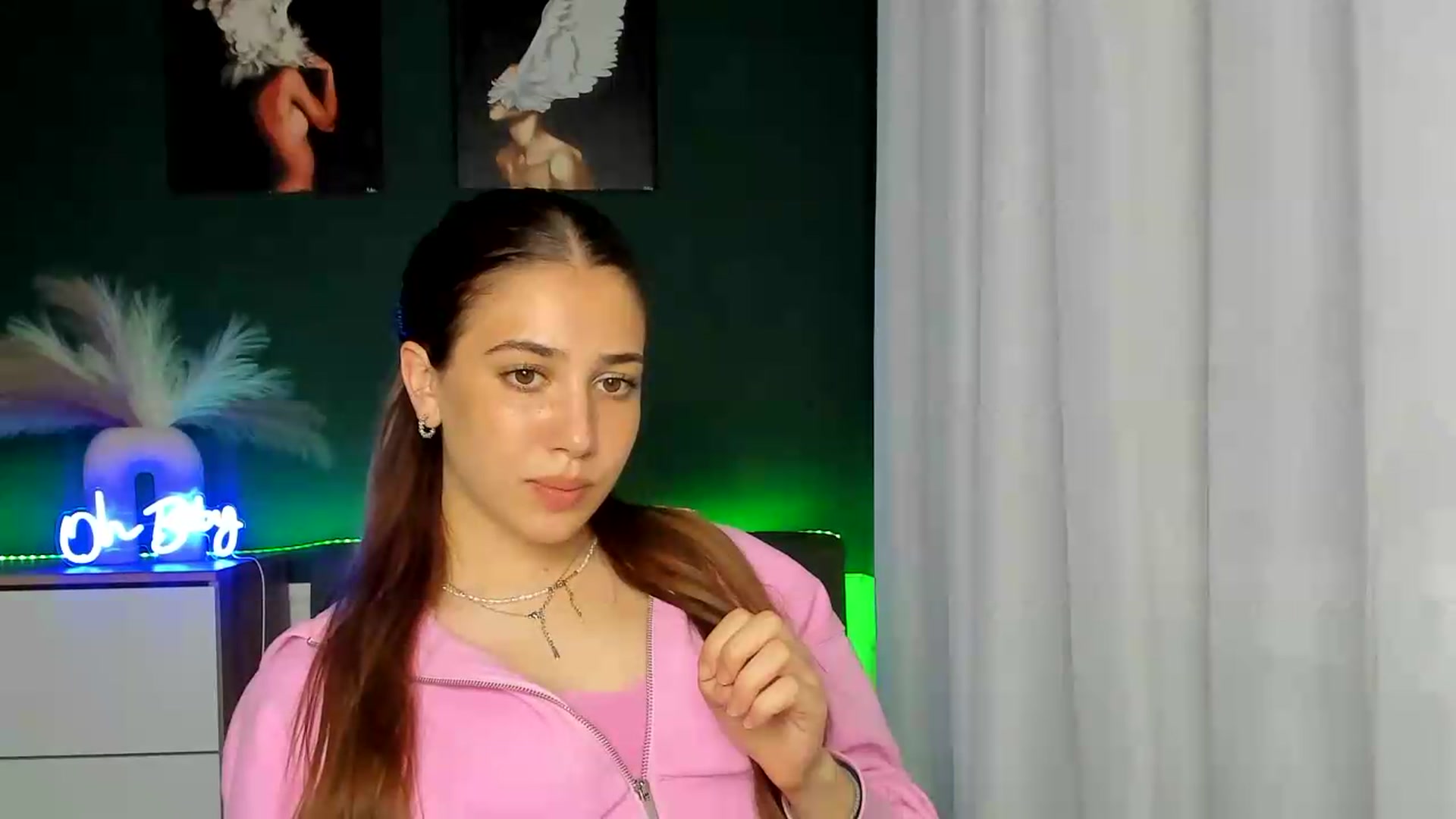 Gallery image thumbnail from AlexaPirs's myfreecams stream on, 06/04/2026, 16:54 image 19 of 20