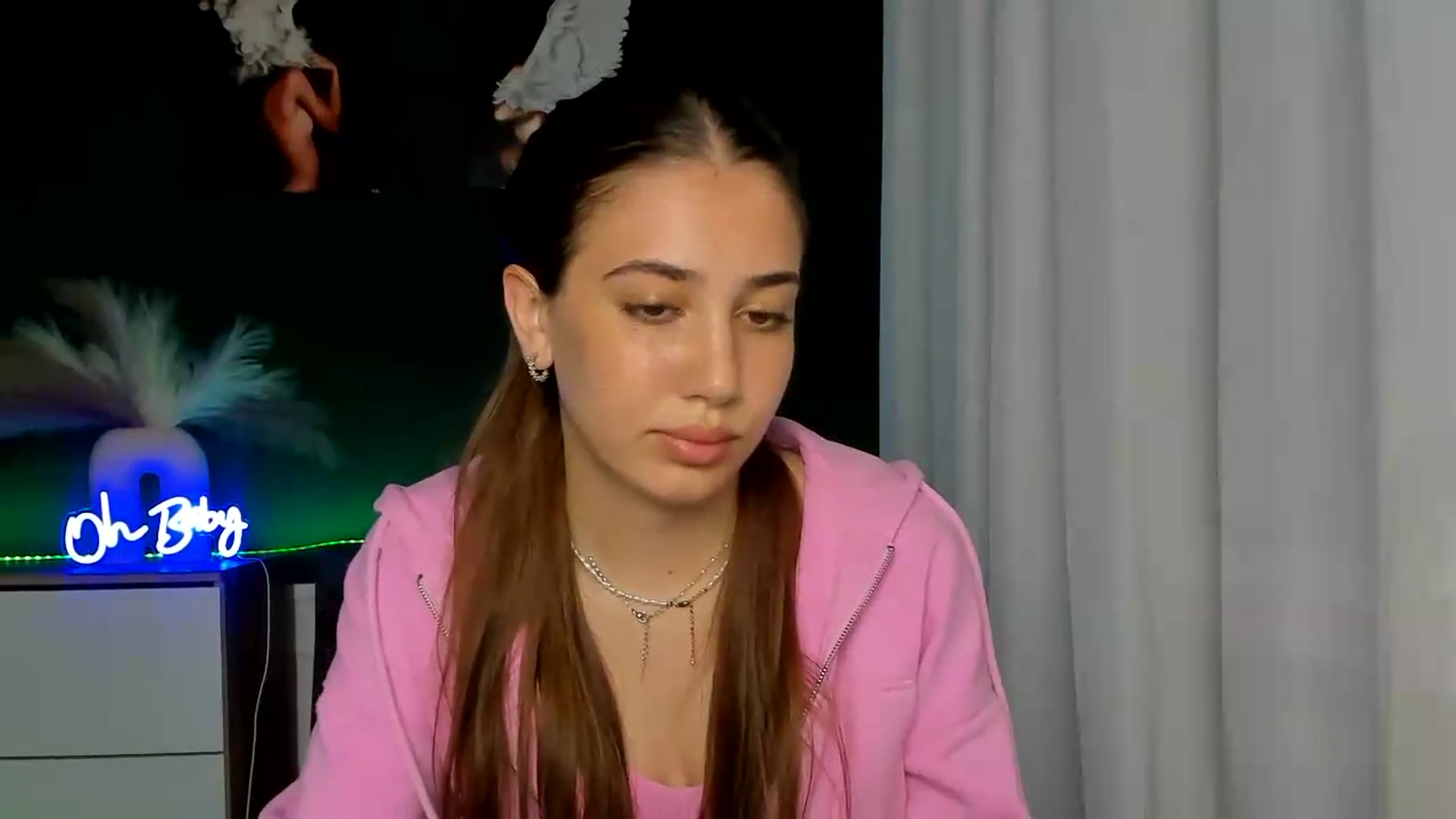 Gallery image thumbnail from AlexaPirs's myfreecams stream on, 06/04/2026, 16:54 image 4 of 20
