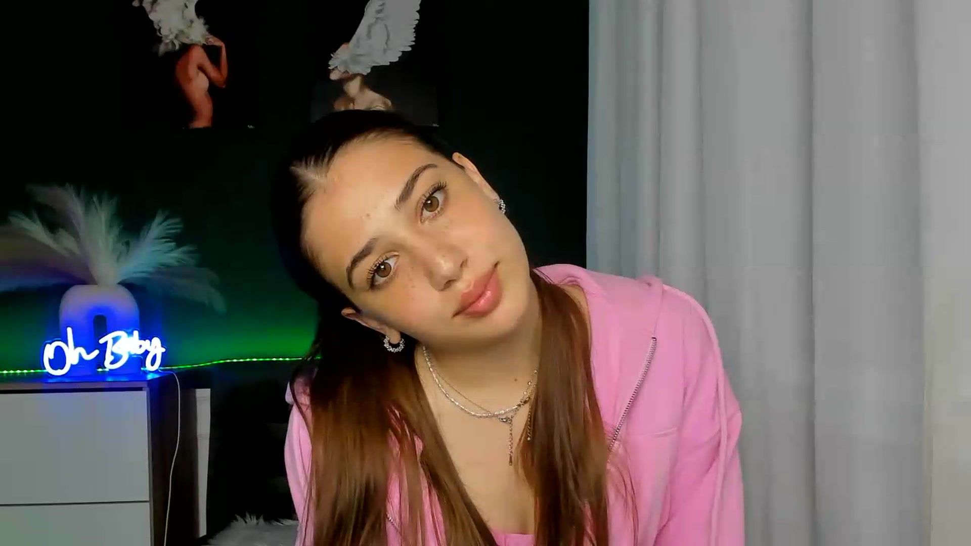 Gallery image thumbnail from AlexaPirs's myfreecams stream on, 06/04/2026, 16:54 image 5 of 20