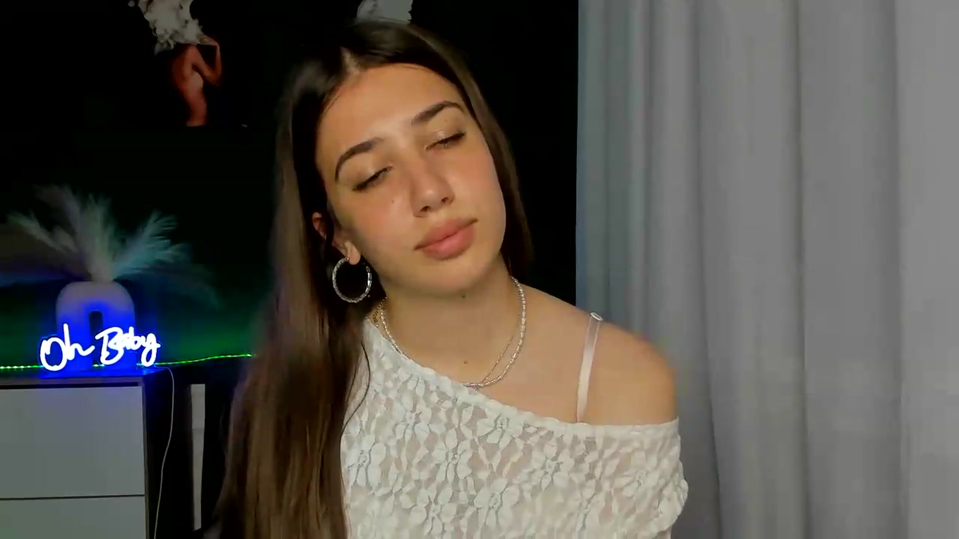 Gallery image thumbnail from AlexaPirs's myfreecams stream on, 06/05/2026, 13:44 image 19 of 20