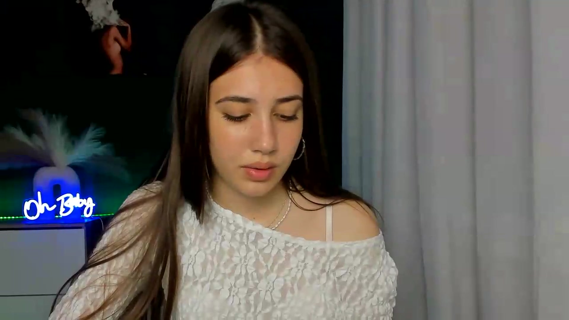 Gallery image thumbnail from AlexaPirs's myfreecams stream on, 06/05/2026, 13:44 image 14 of 20