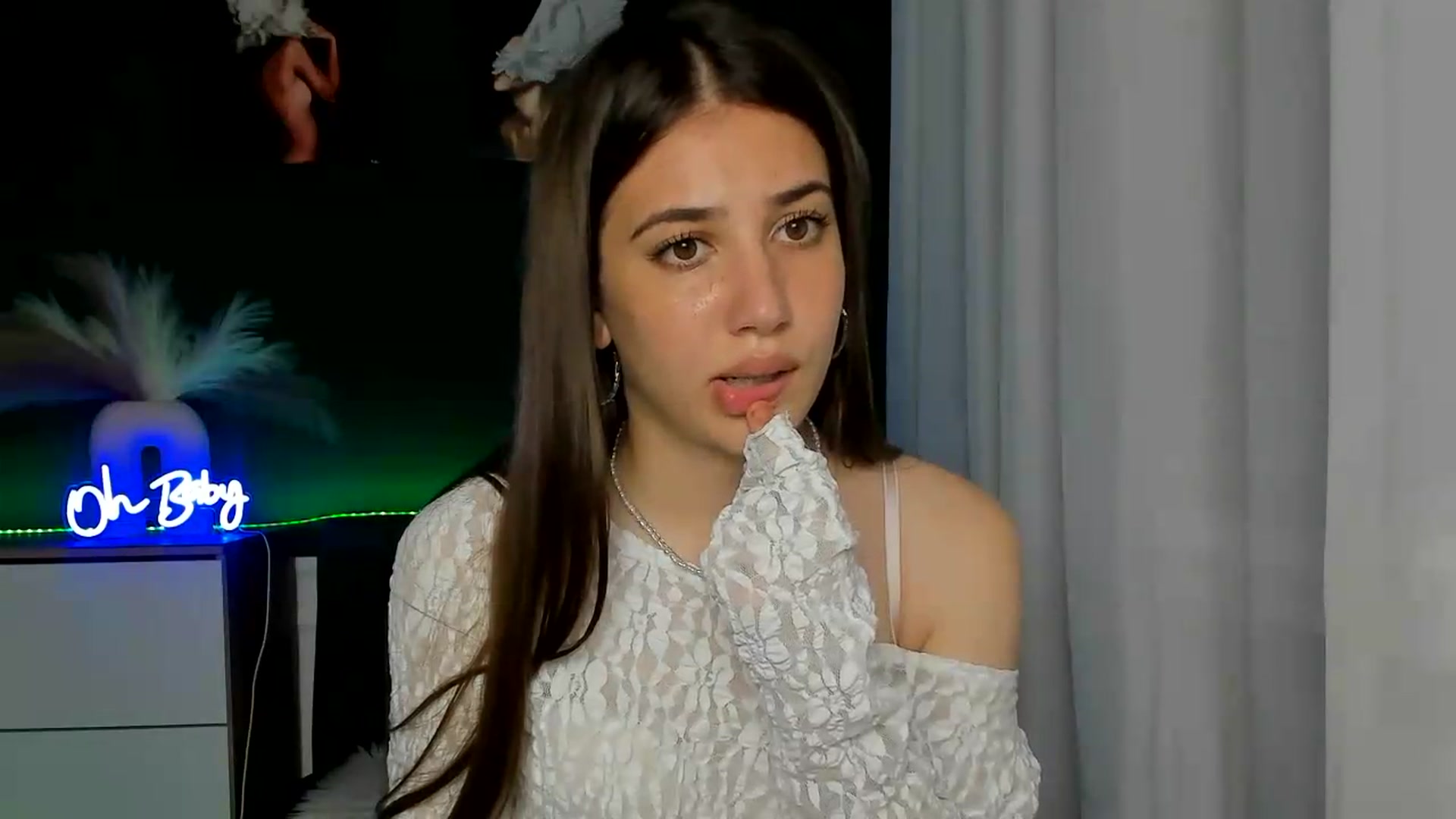 Gallery image thumbnail from AlexaPirs's myfreecams stream on, 06/05/2026, 15:19 image 6 of 20