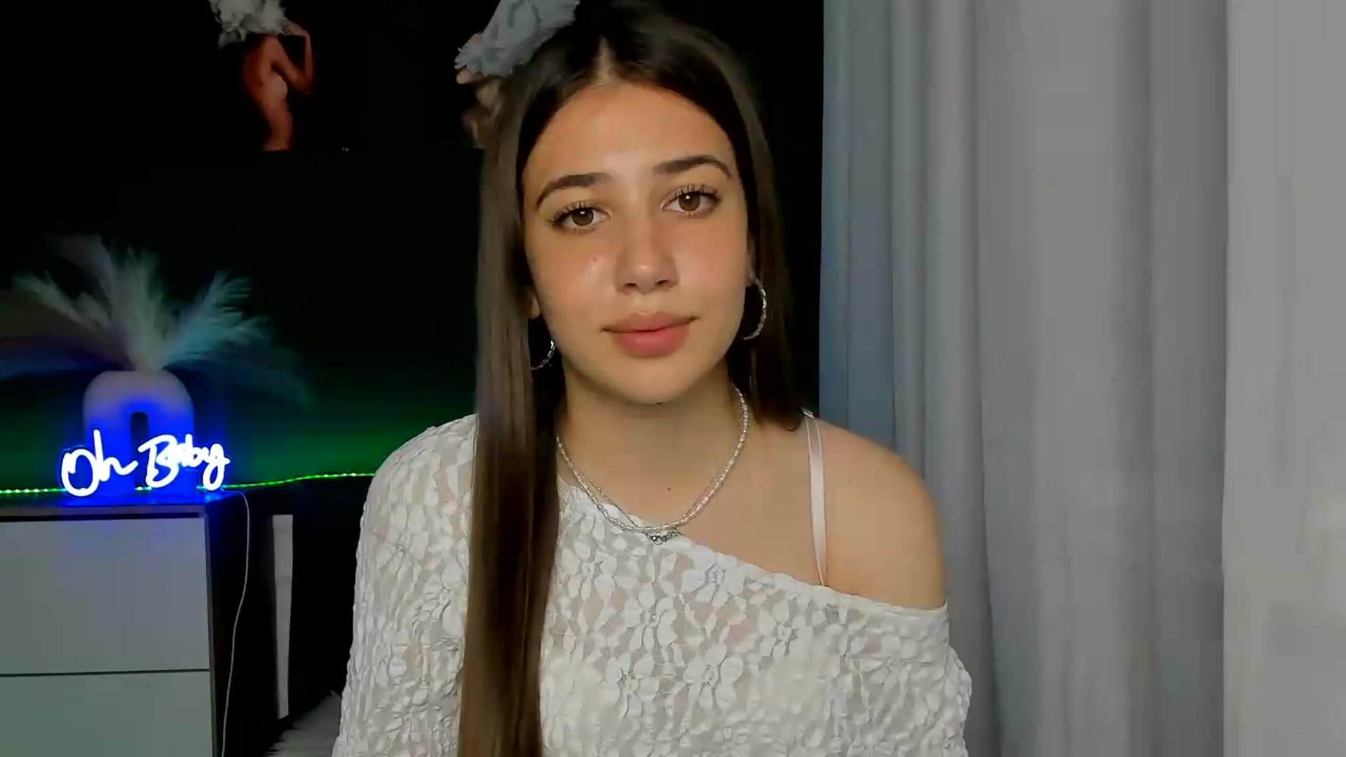 Gallery image thumbnail from AlexaPirs's myfreecams stream on, 06/05/2026, 15:19 image 2 of 20