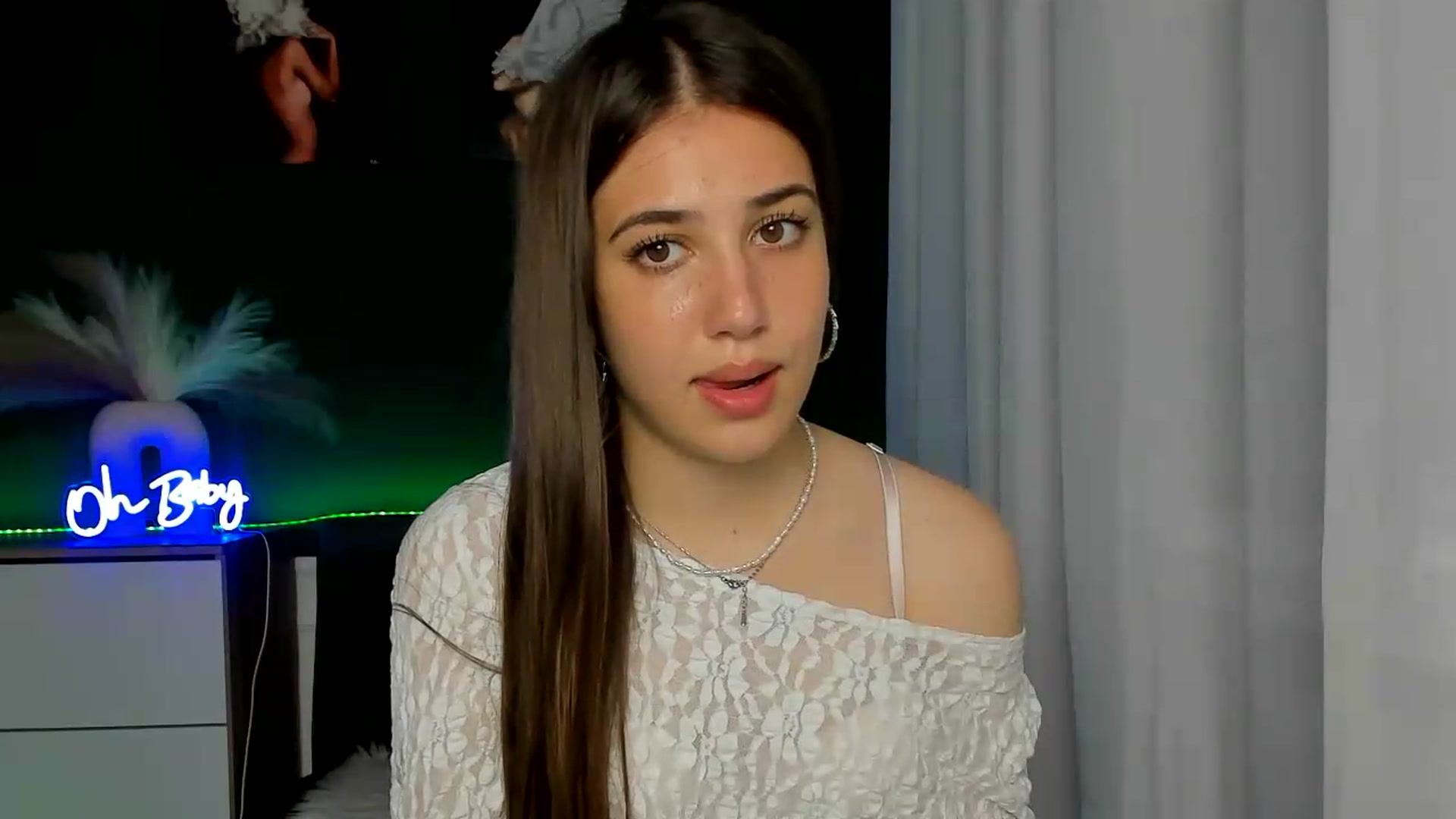 Gallery image thumbnail from AlexaPirs's myfreecams stream on, 06/05/2026, 15:19 image 13 of 20