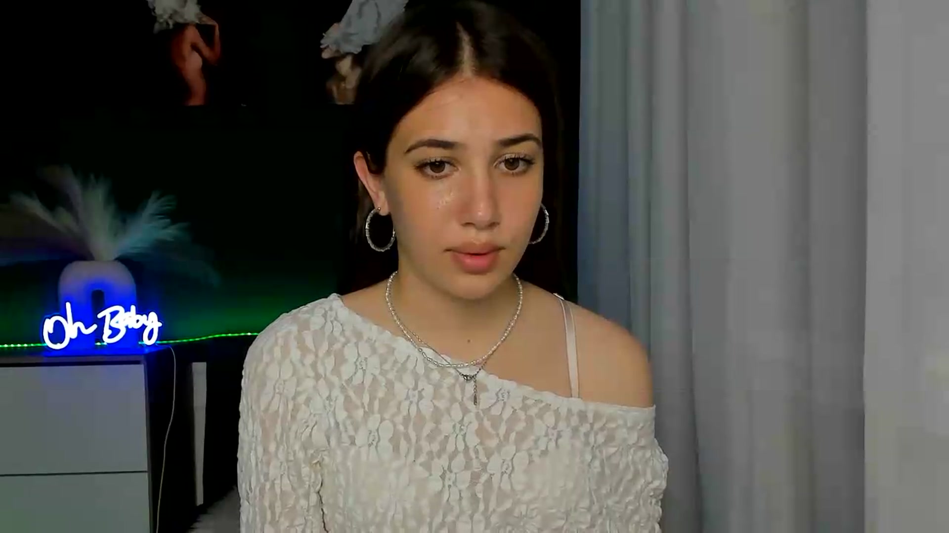 Gallery image thumbnail from AlexaPirs's myfreecams stream on, 06/05/2026, 15:19 image 15 of 20