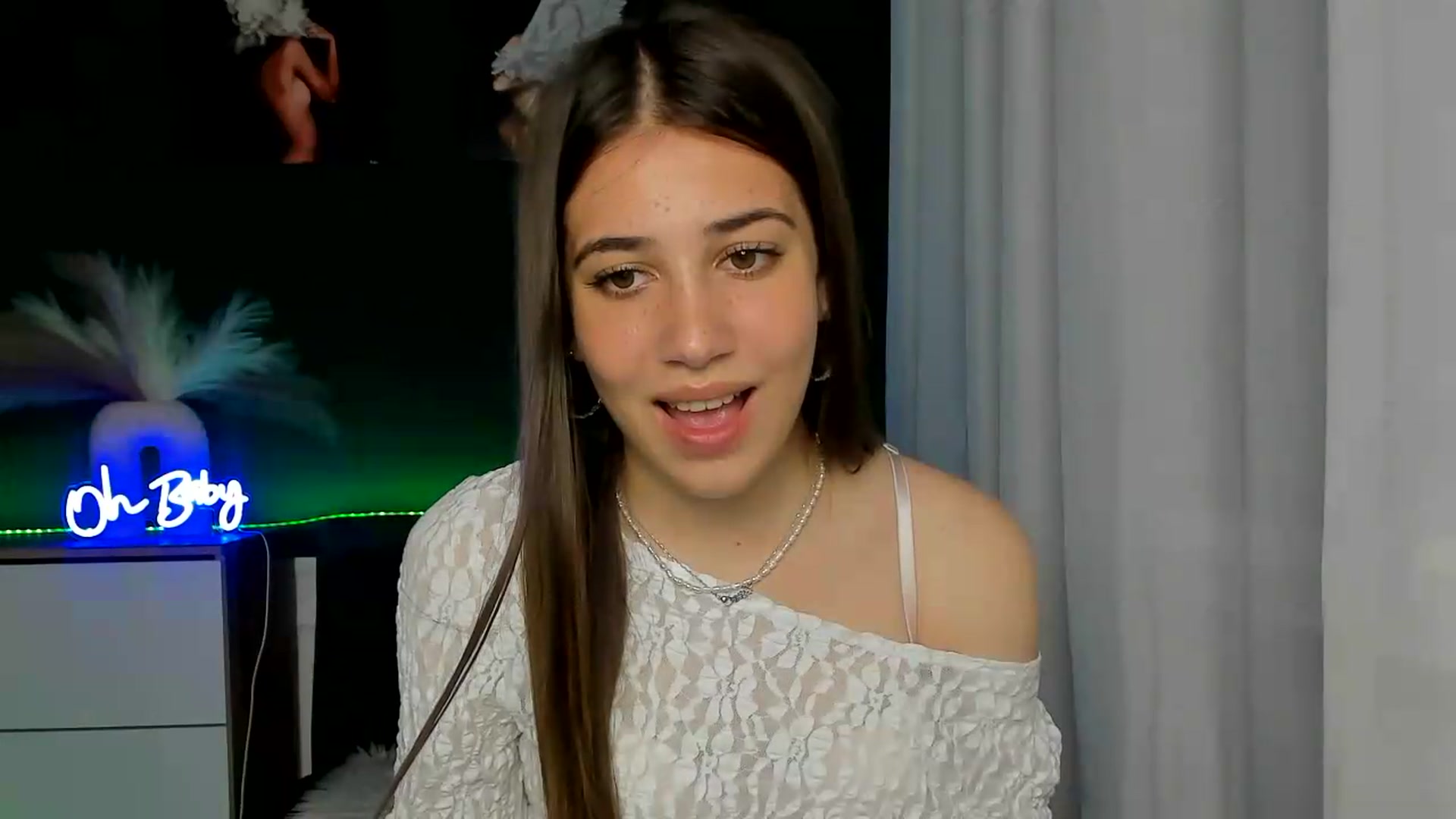 Gallery image thumbnail from AlexaPirs's myfreecams stream on, 06/05/2026, 15:19 image 3 of 20