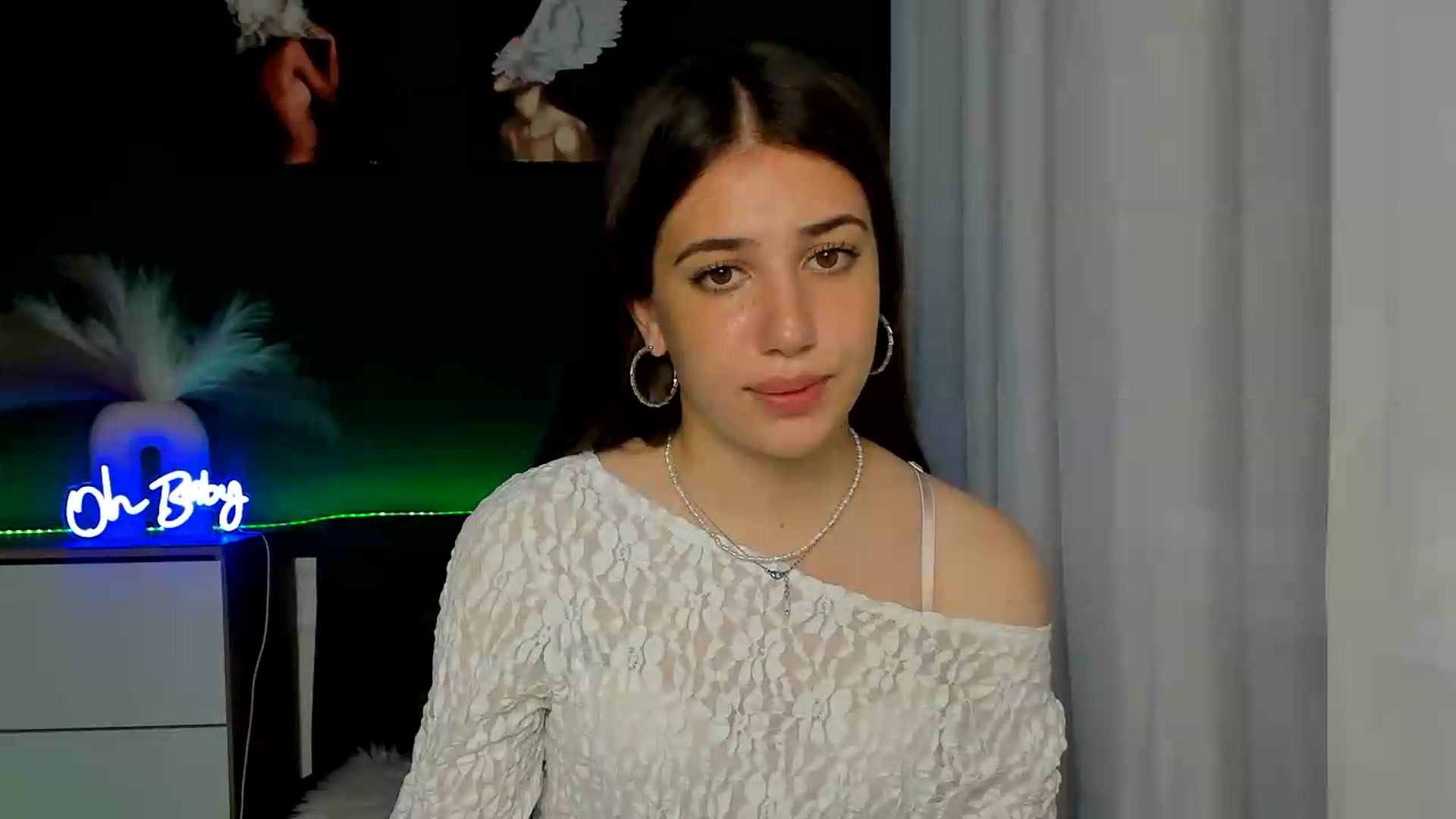 Gallery image thumbnail from AlexaPirs's myfreecams stream on, 06/05/2026, 15:19 image 16 of 20