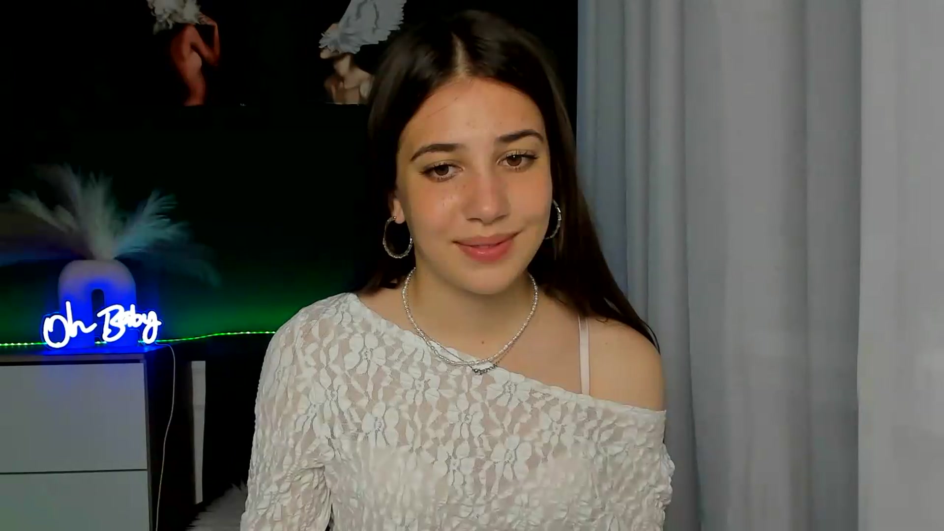 Gallery image thumbnail from AlexaPirs's myfreecams stream on, 06/05/2026, 15:19 image 10 of 20