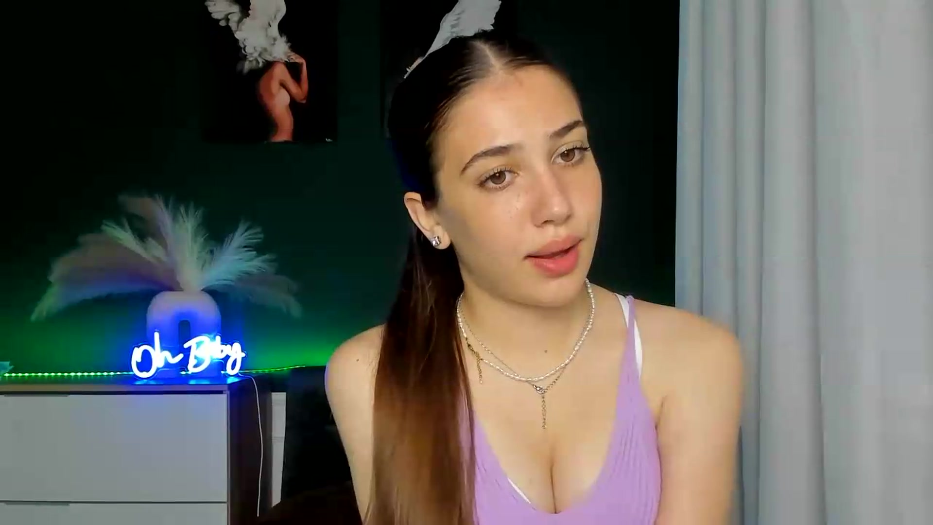 Gallery image thumbnail from AlexaPirs's myfreecams stream on, 06/09/2026, 13:43 image 10 of 20