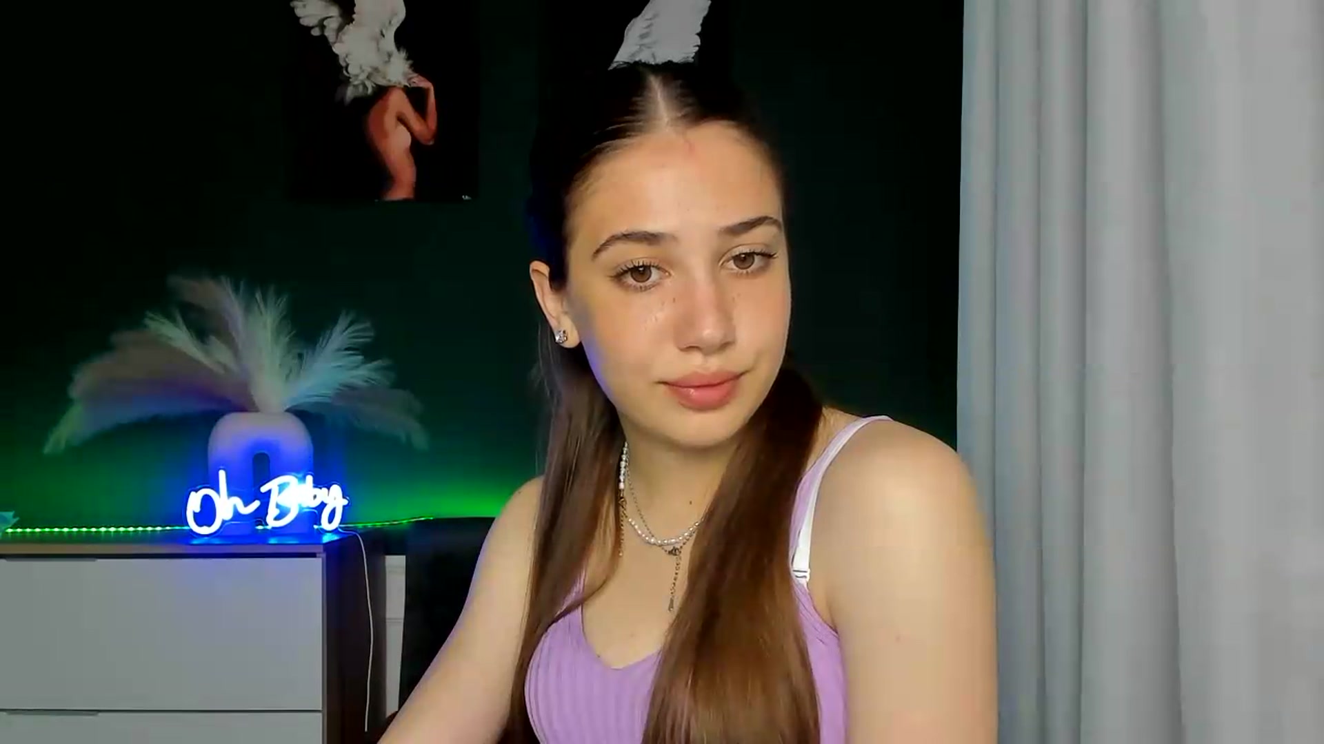 Gallery image thumbnail from AlexaPirs's myfreecams stream on, 06/09/2026, 13:43 image 2 of 20