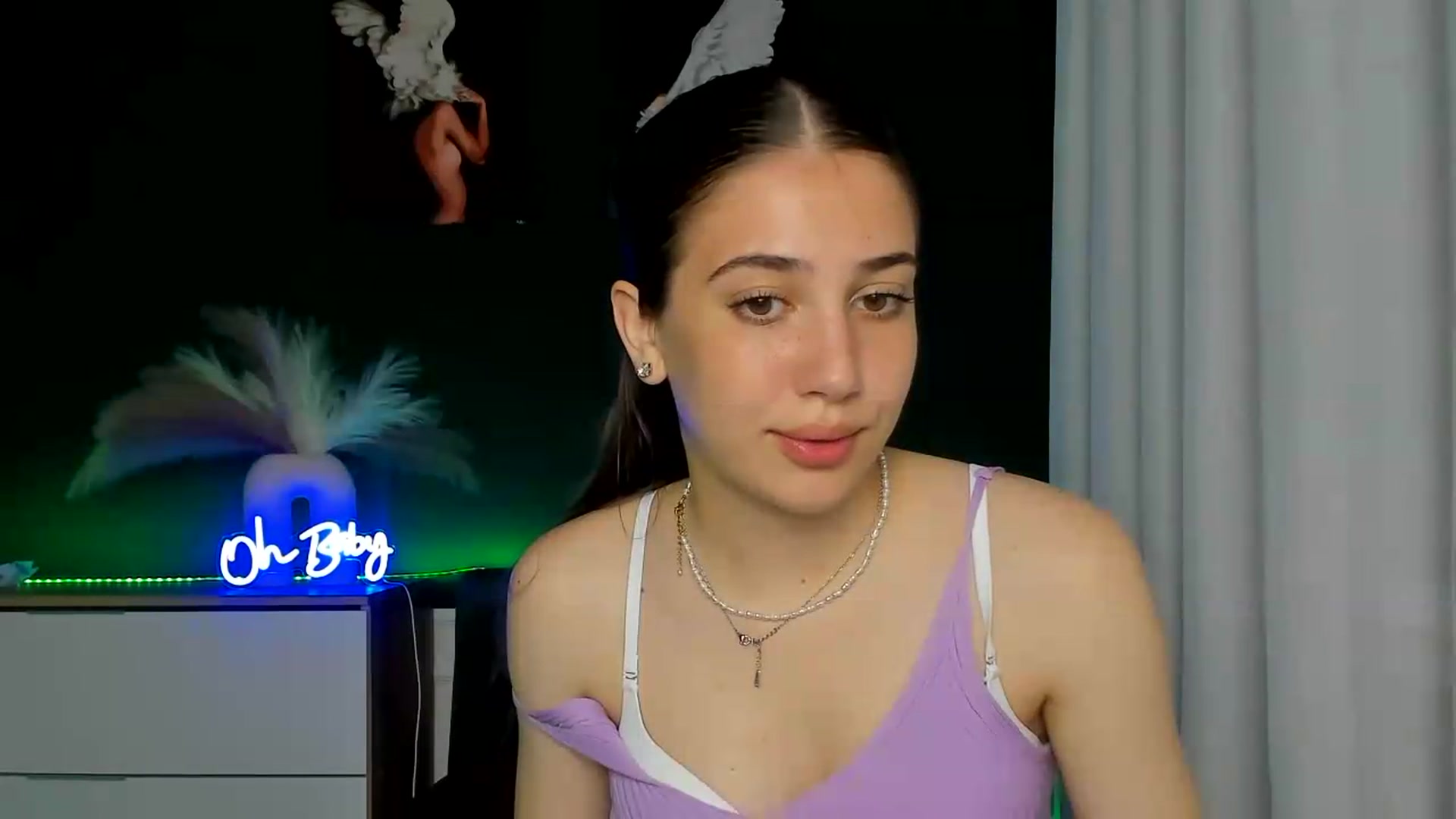 Gallery image thumbnail from AlexaPirs's myfreecams stream on, 06/09/2026, 14:00 image 3 of 20
