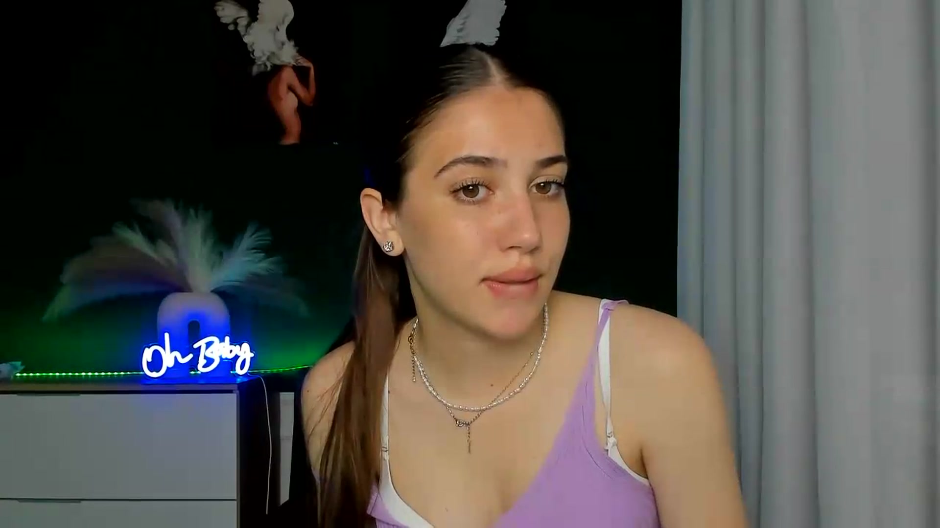 Gallery image thumbnail from AlexaPirs's myfreecams stream on, 06/09/2026, 14:00 image 4 of 20